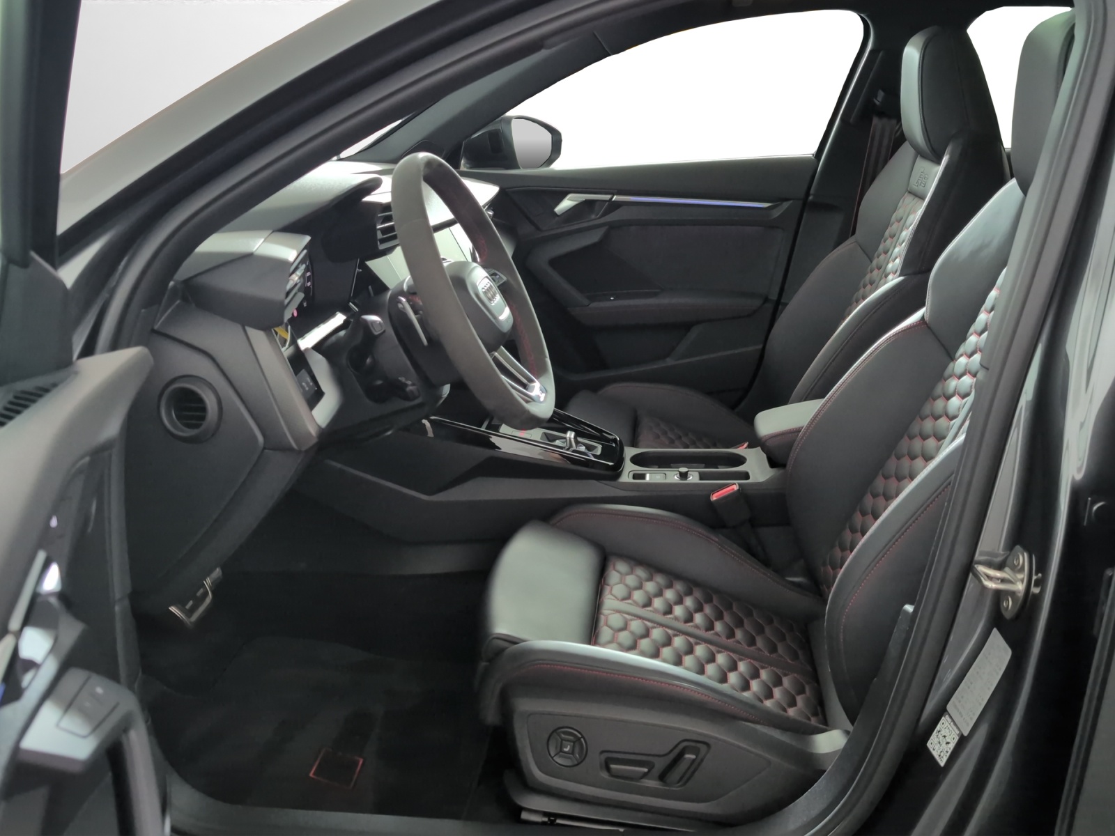 AUDI RS3 Sportback 2.5 TSI quattro S-tronic-image-5