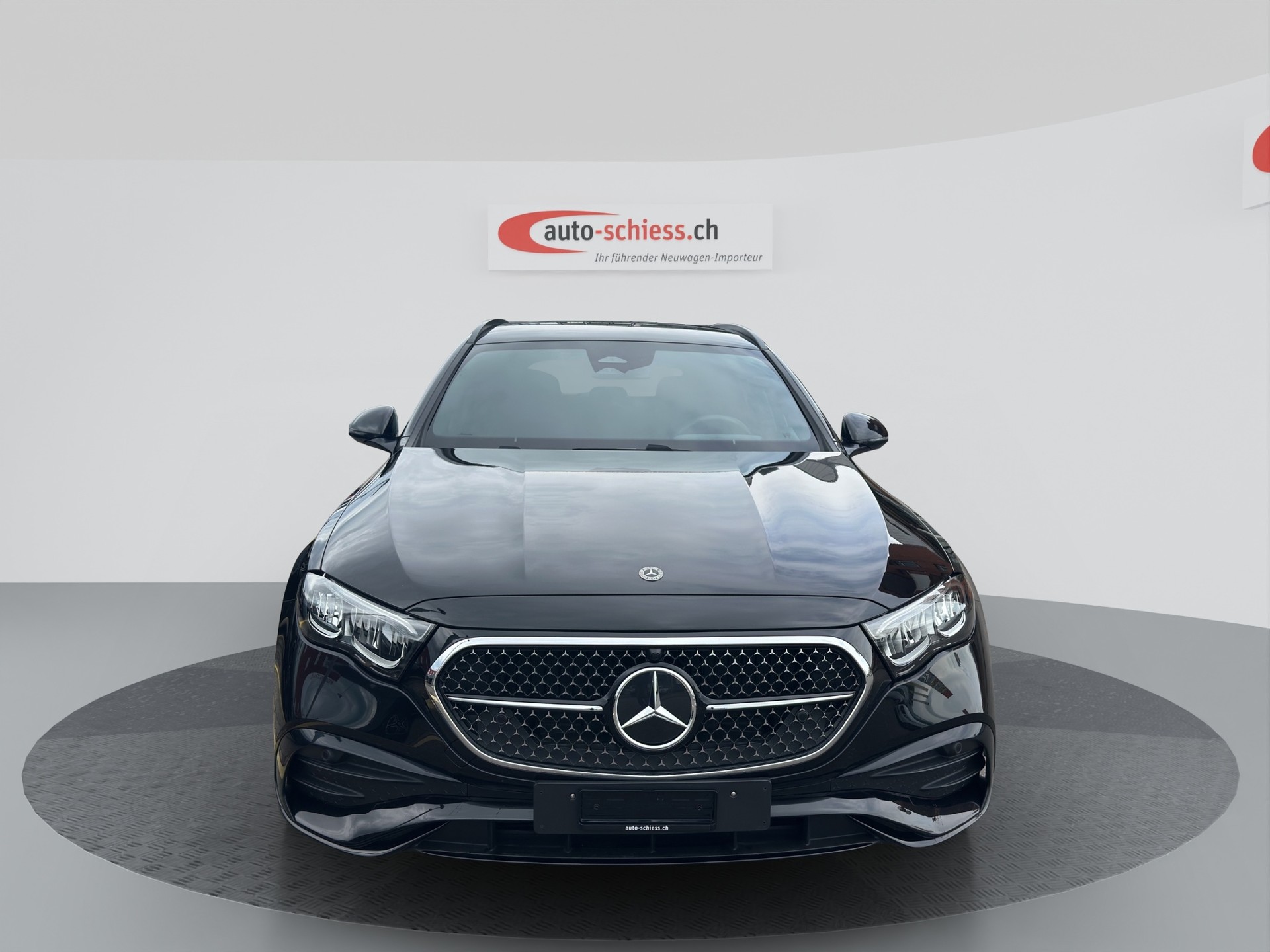 MERCEDES-BENZ E 200 T 9G-Tronic 4Matic AMG Line Advanced-showroom-element-3