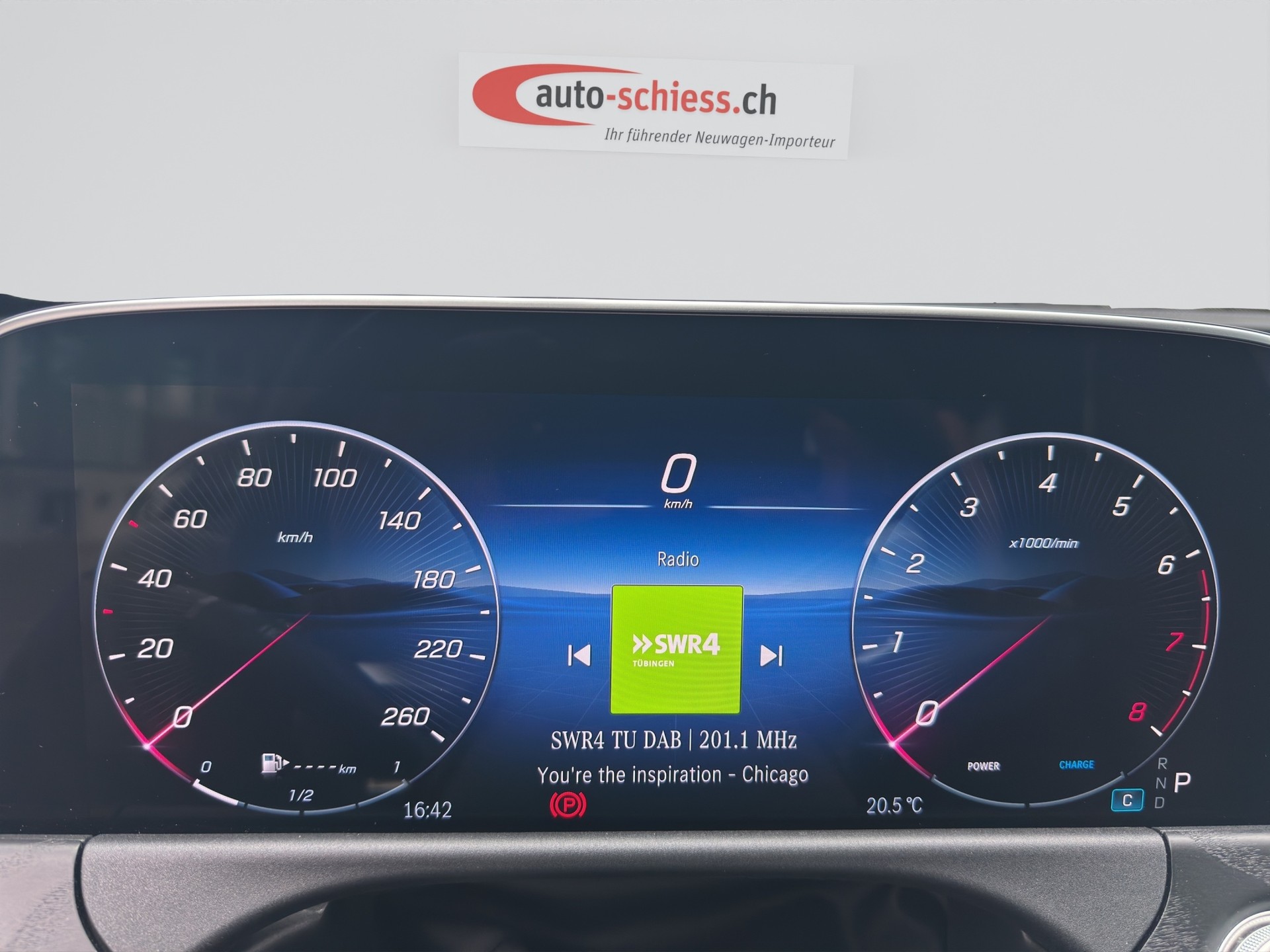 MERCEDES-BENZ E 200 T 9G-Tronic 4Matic AMG Line Advanced-image-12