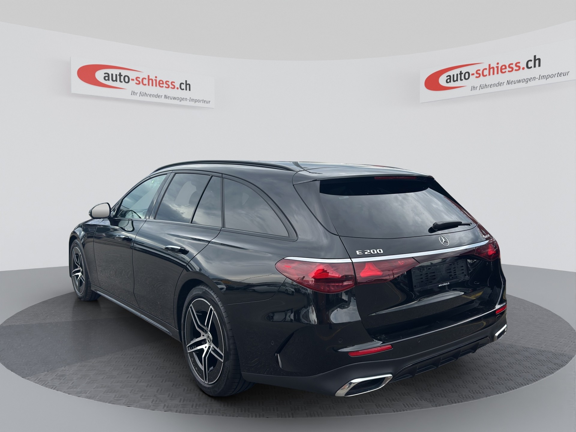 MERCEDES-BENZ E 200 T 9G-Tronic 4Matic AMG Line Advanced-showroom-element-2