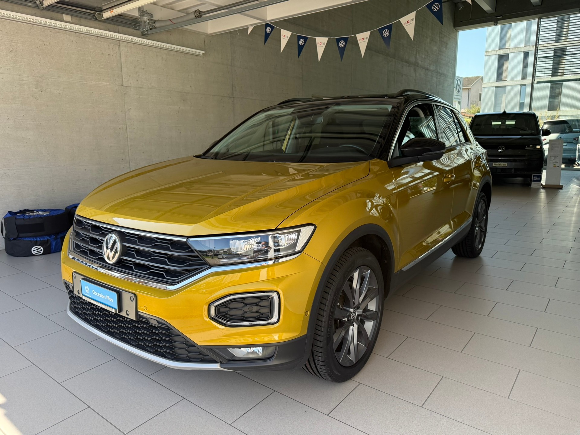 VW T-Roc 2.0 TSI Advance DSG 4Motion-showroom-element-2