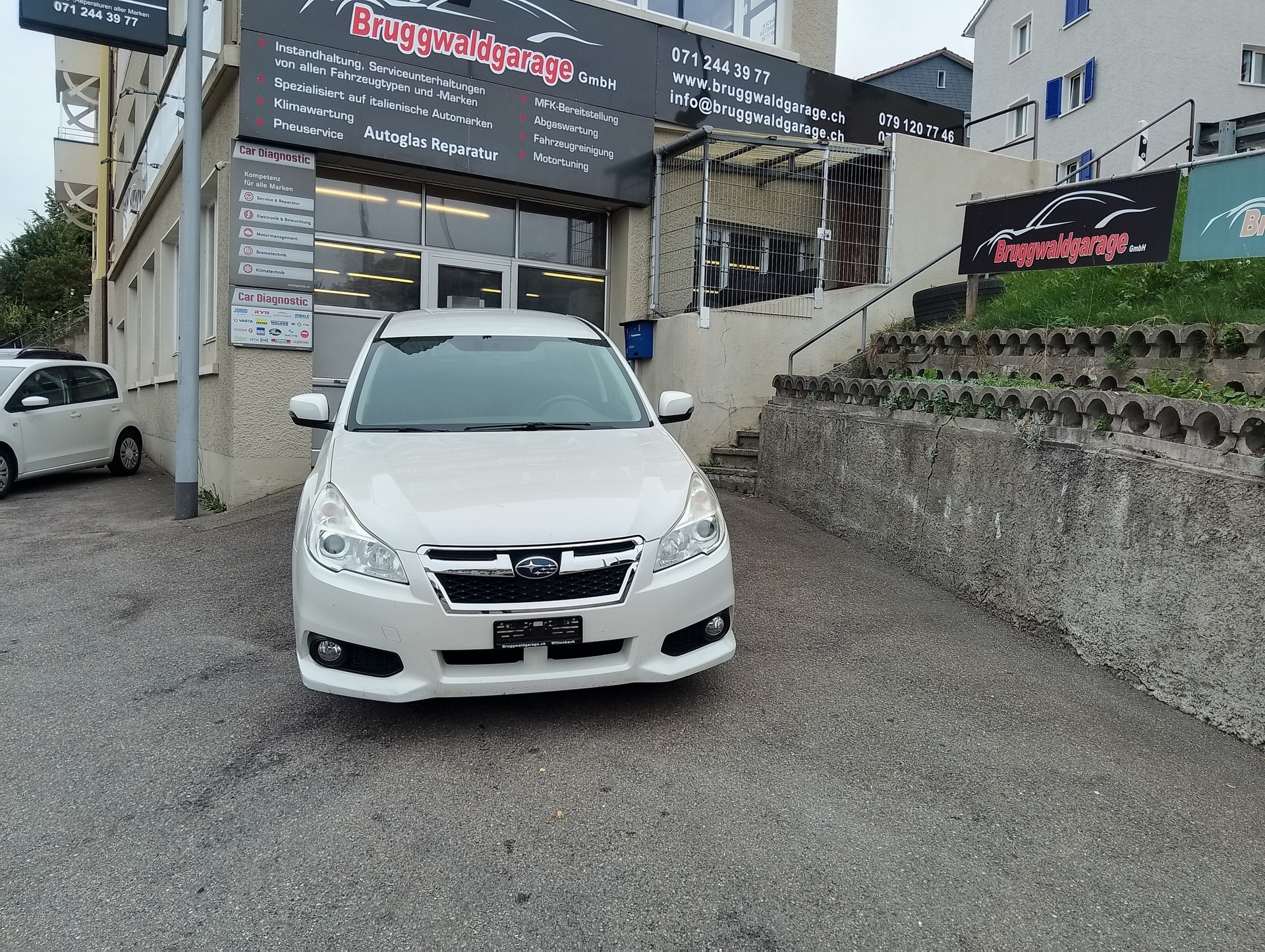 SUBARU Legacy 2.0i Swiss AWD Lineartronic