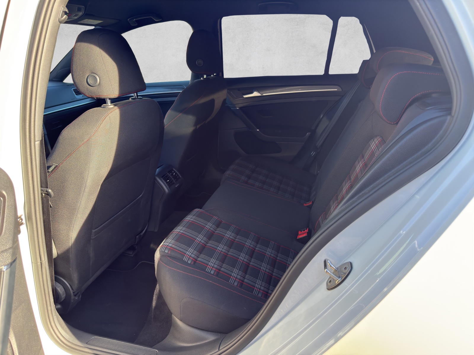 VW Golf 2.0 TSI GTI Performance DSG-image-17