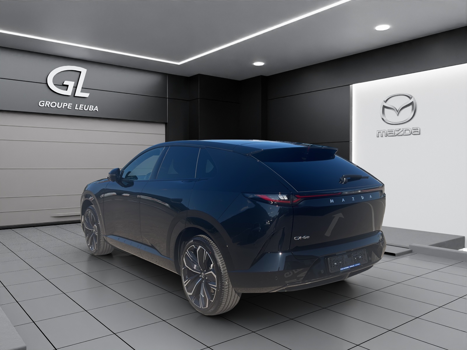 MAZDA CX-6e-showroom-element-1