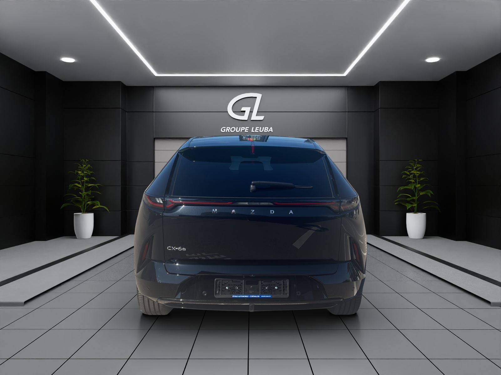 MAZDA CX-6e-showroom-element-3