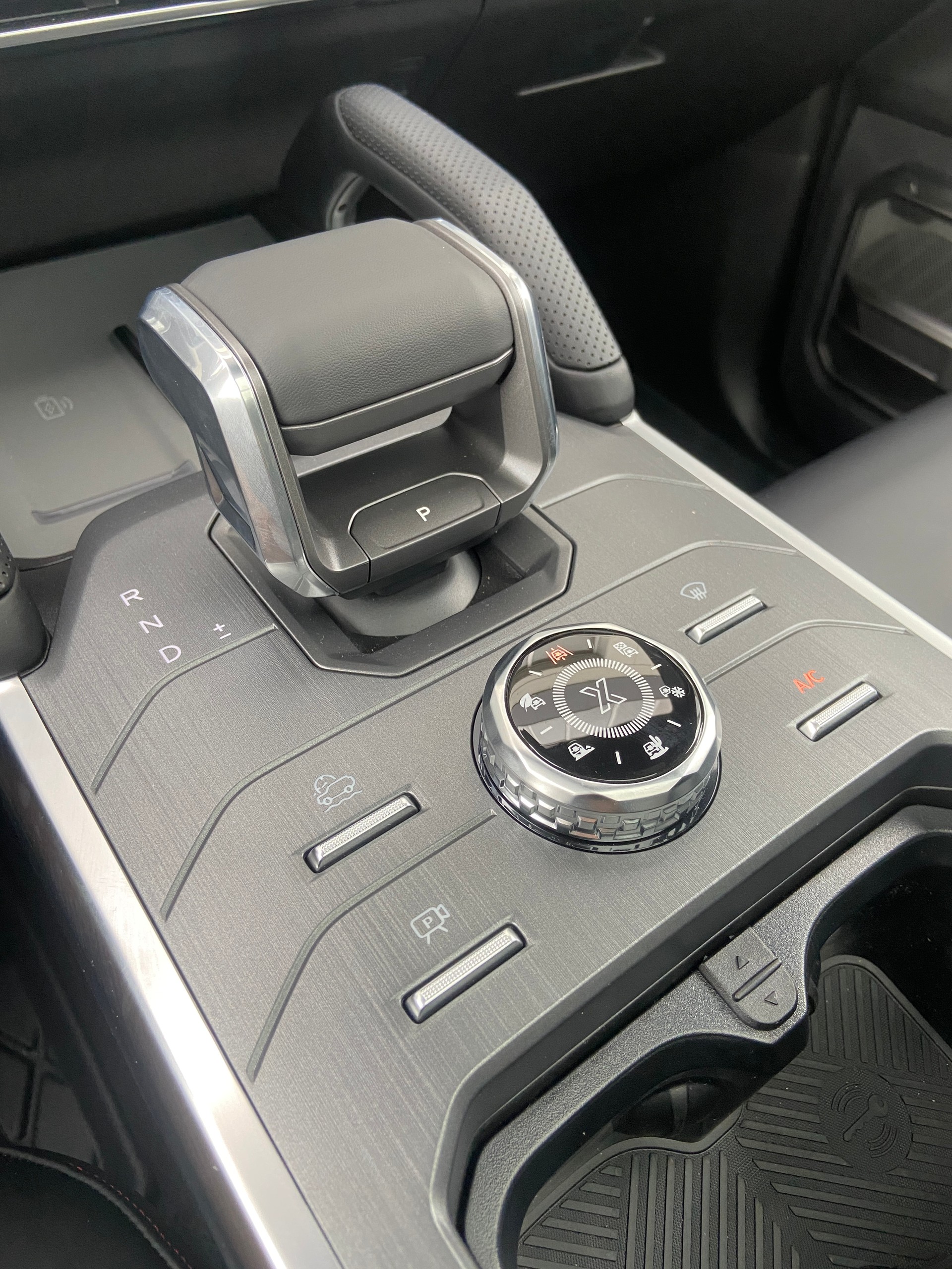 JETOUR T2 2.0 7DCT Real Time 4WD-image-14