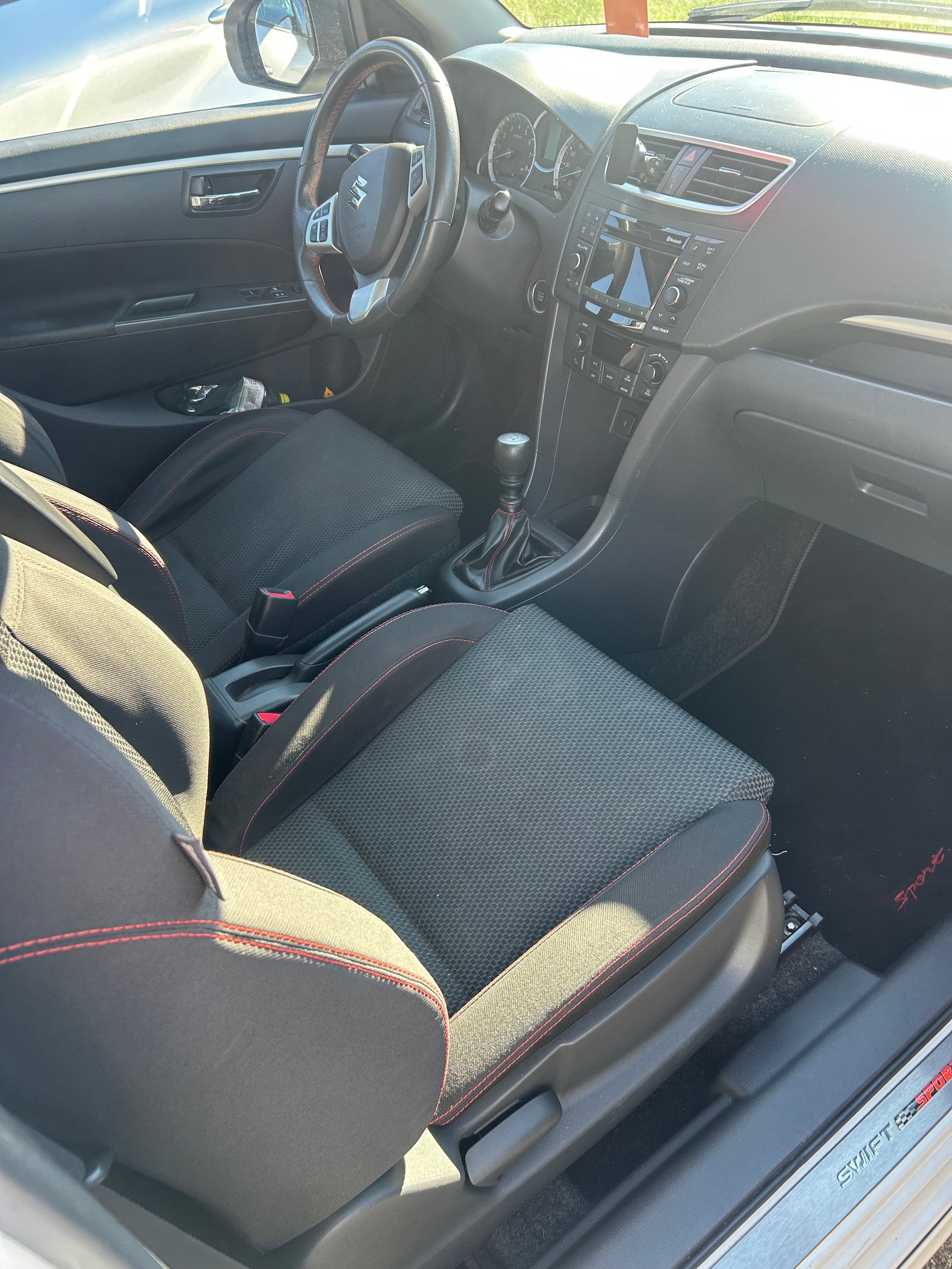 SUZUKI Swift 1.6i 16V Sport-showroom-element-2