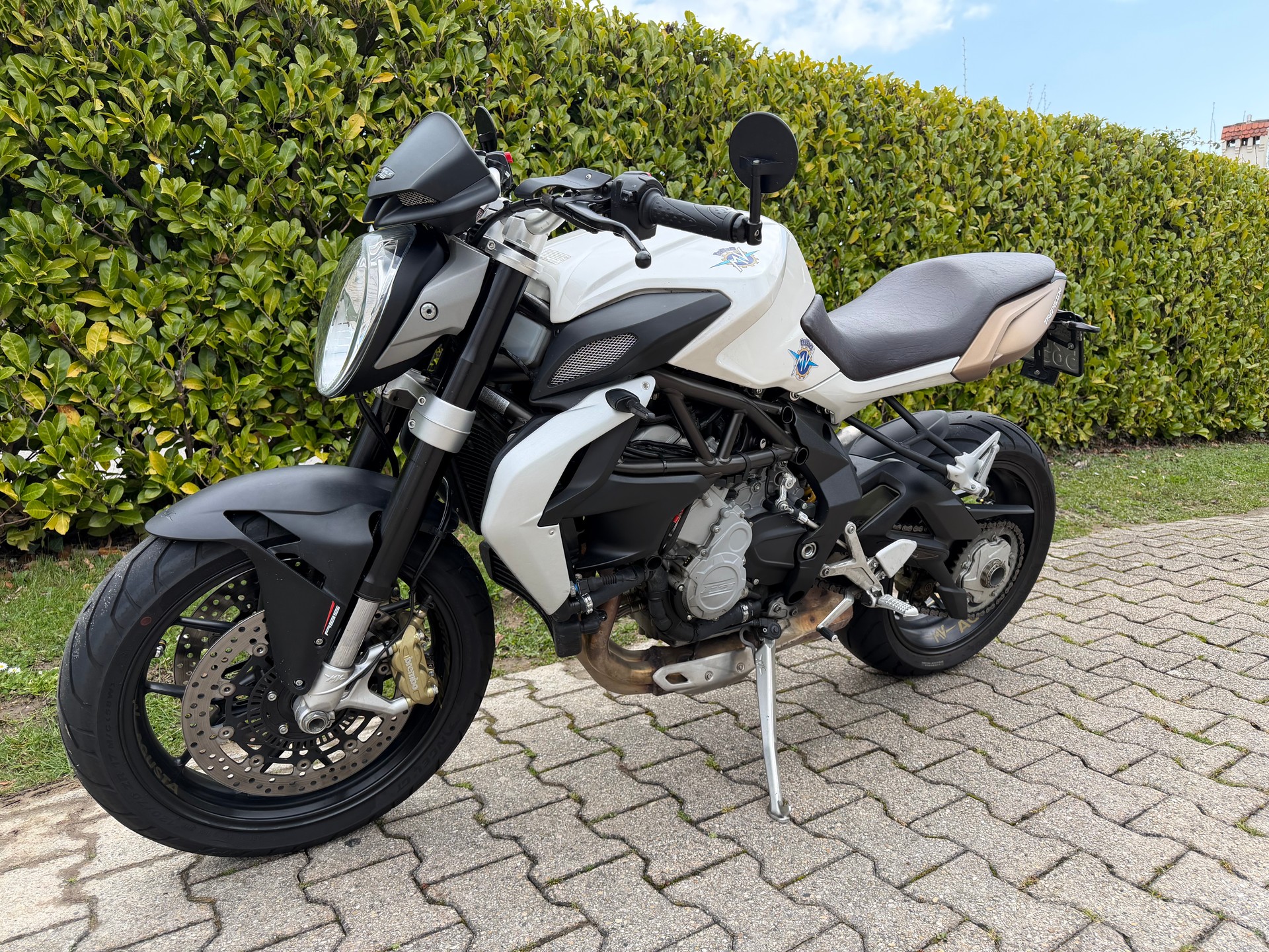 MV AGUSTA B3 Brutale 675 ABS-image-5