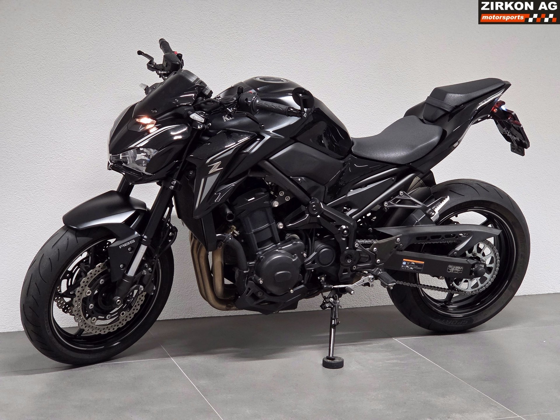KAWASAKI Z 900-image-10