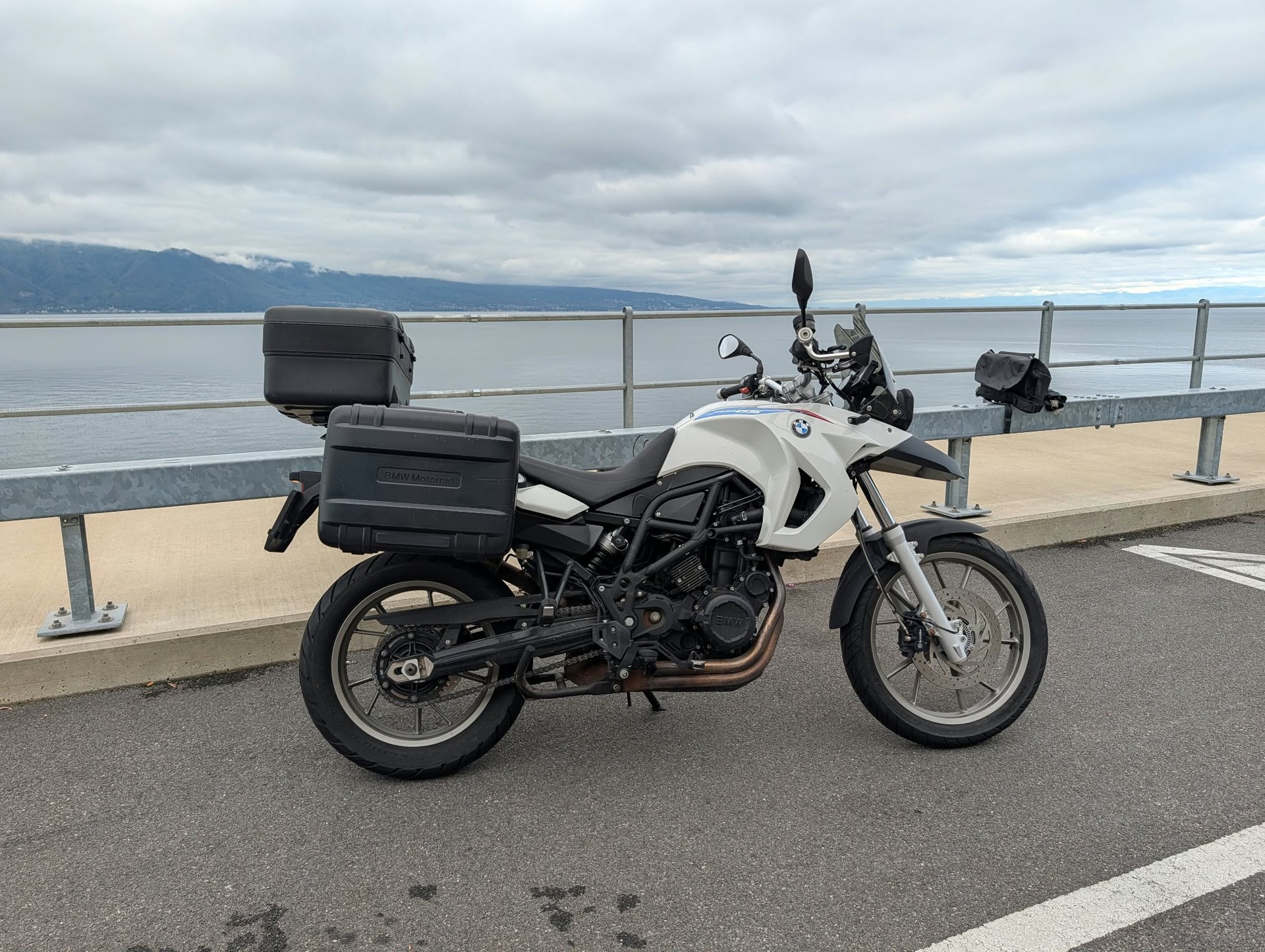 BMW F 650 GS ABS (safetyedition)-image-1