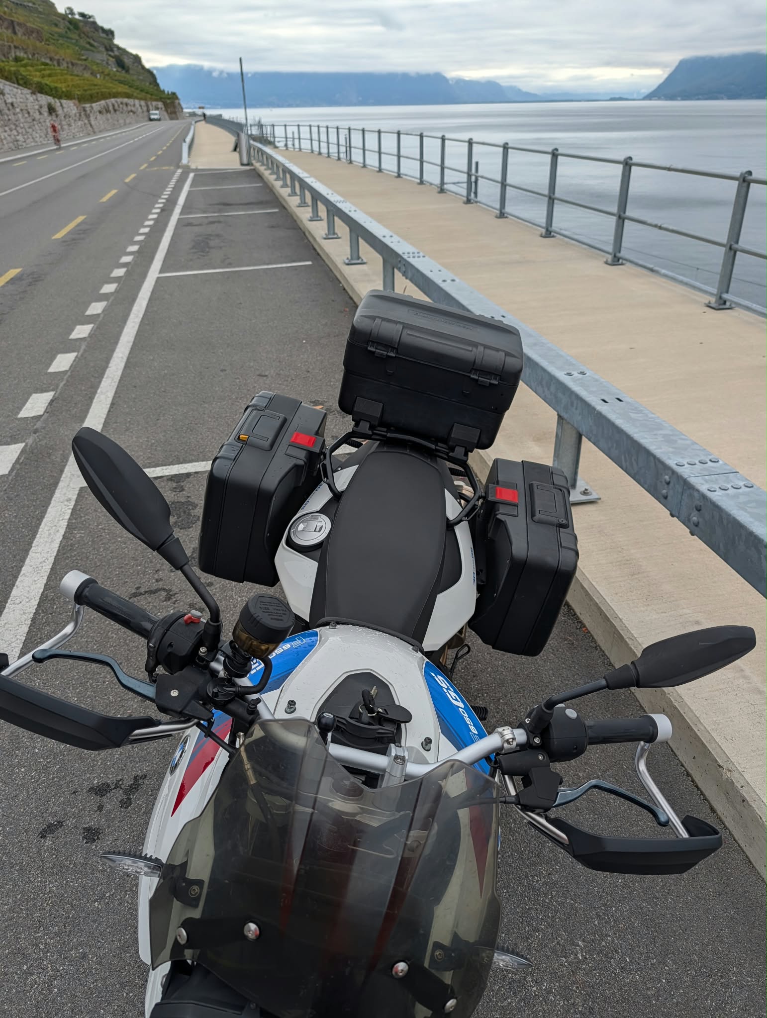 BMW F 650 GS ABS (safetyedition)-image-4