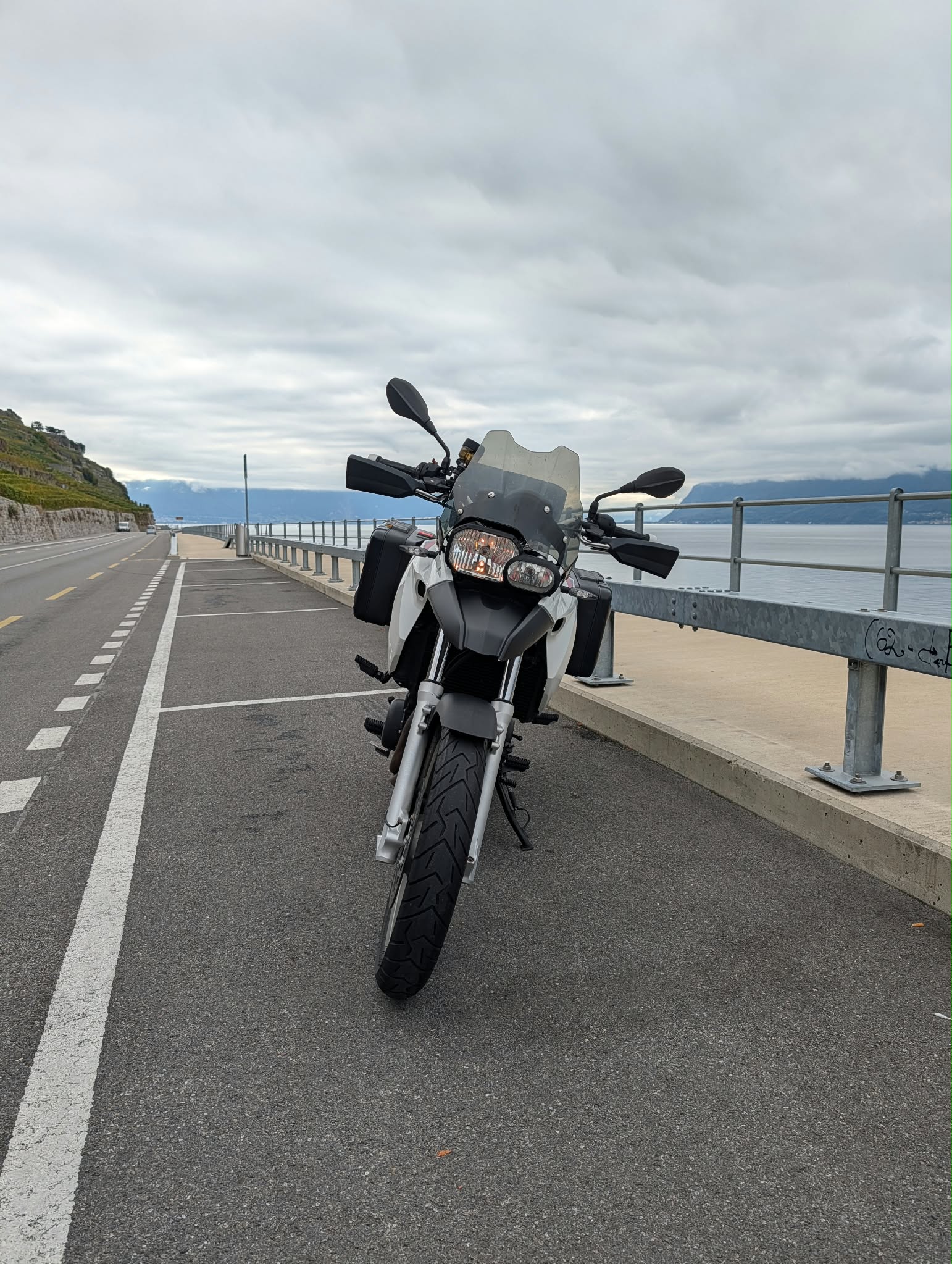BMW F 650 GS ABS (safetyedition)-image-9