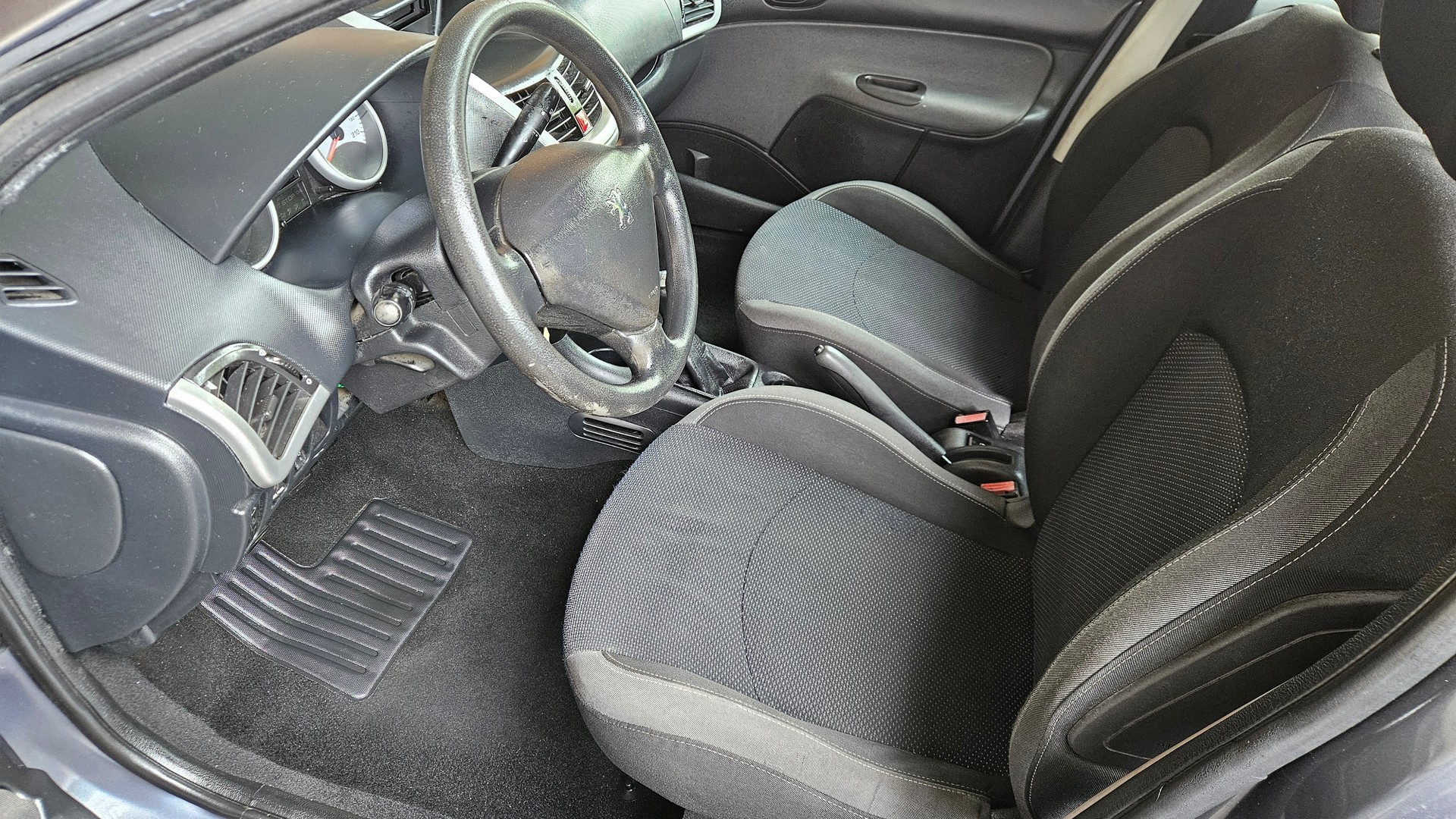 PEUGEOT 206+ 1.4 Trendy-image-7