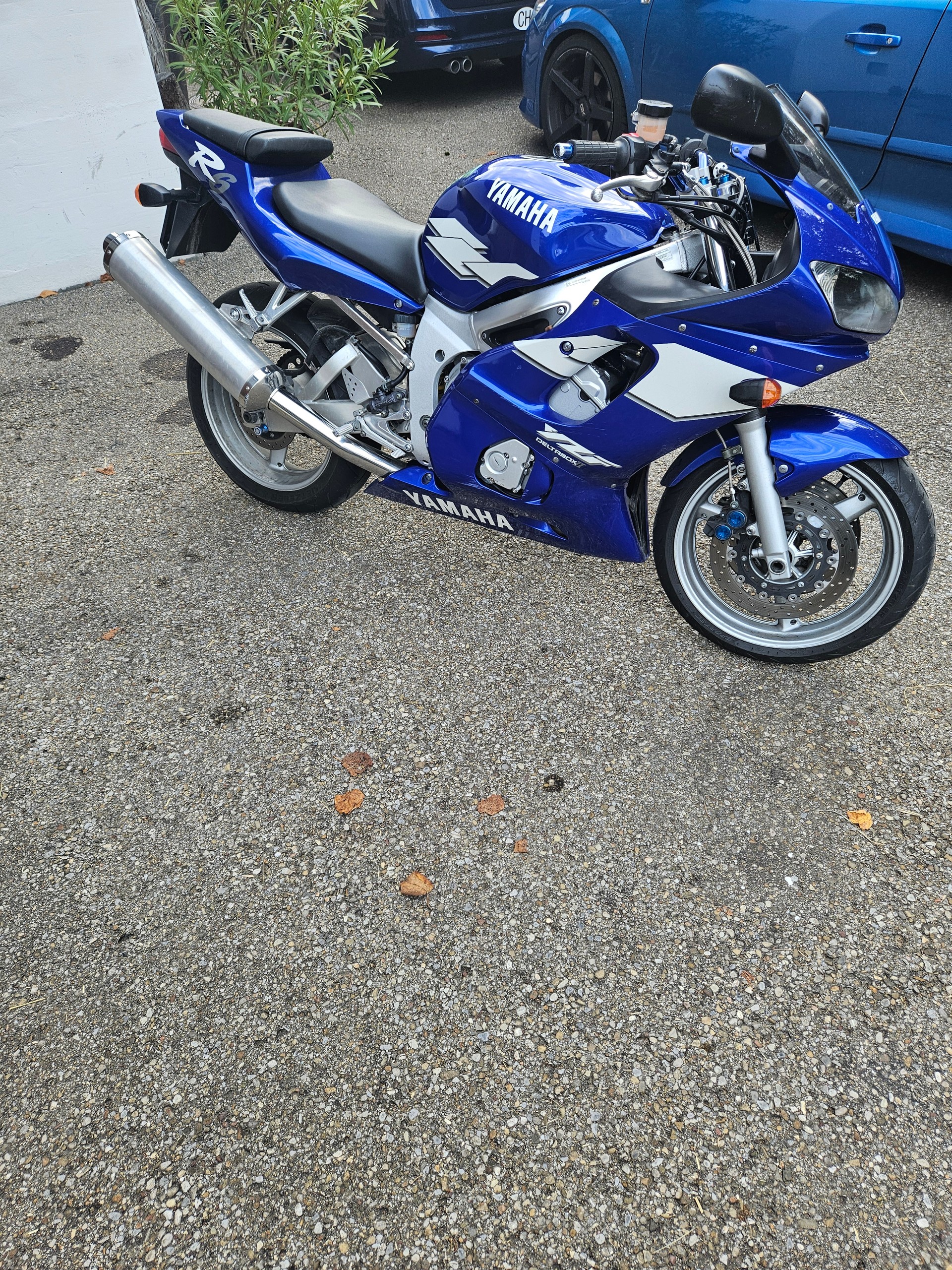 YAMAHA YZF-R6-image-2