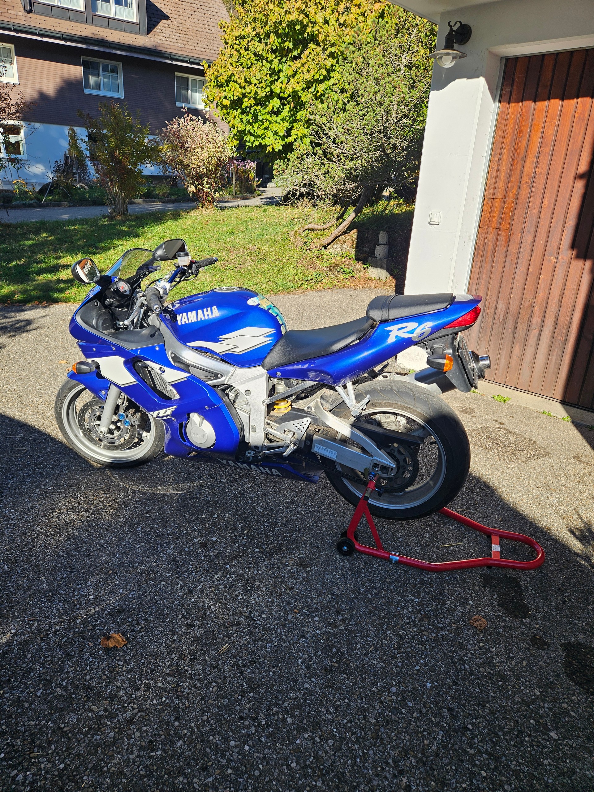 YAMAHA YZF-R6-image-4