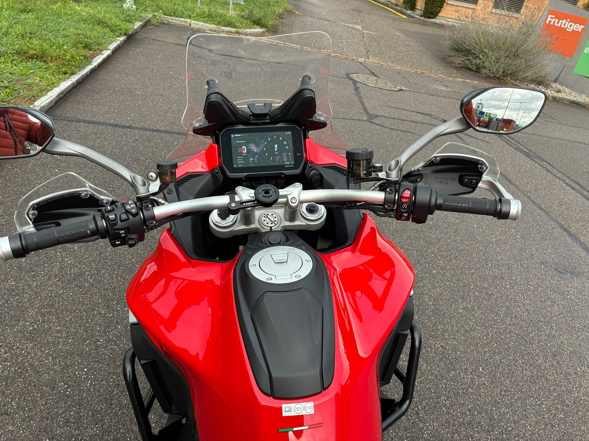 DUCATI Multistrada V4S Travel & Radar-image-4