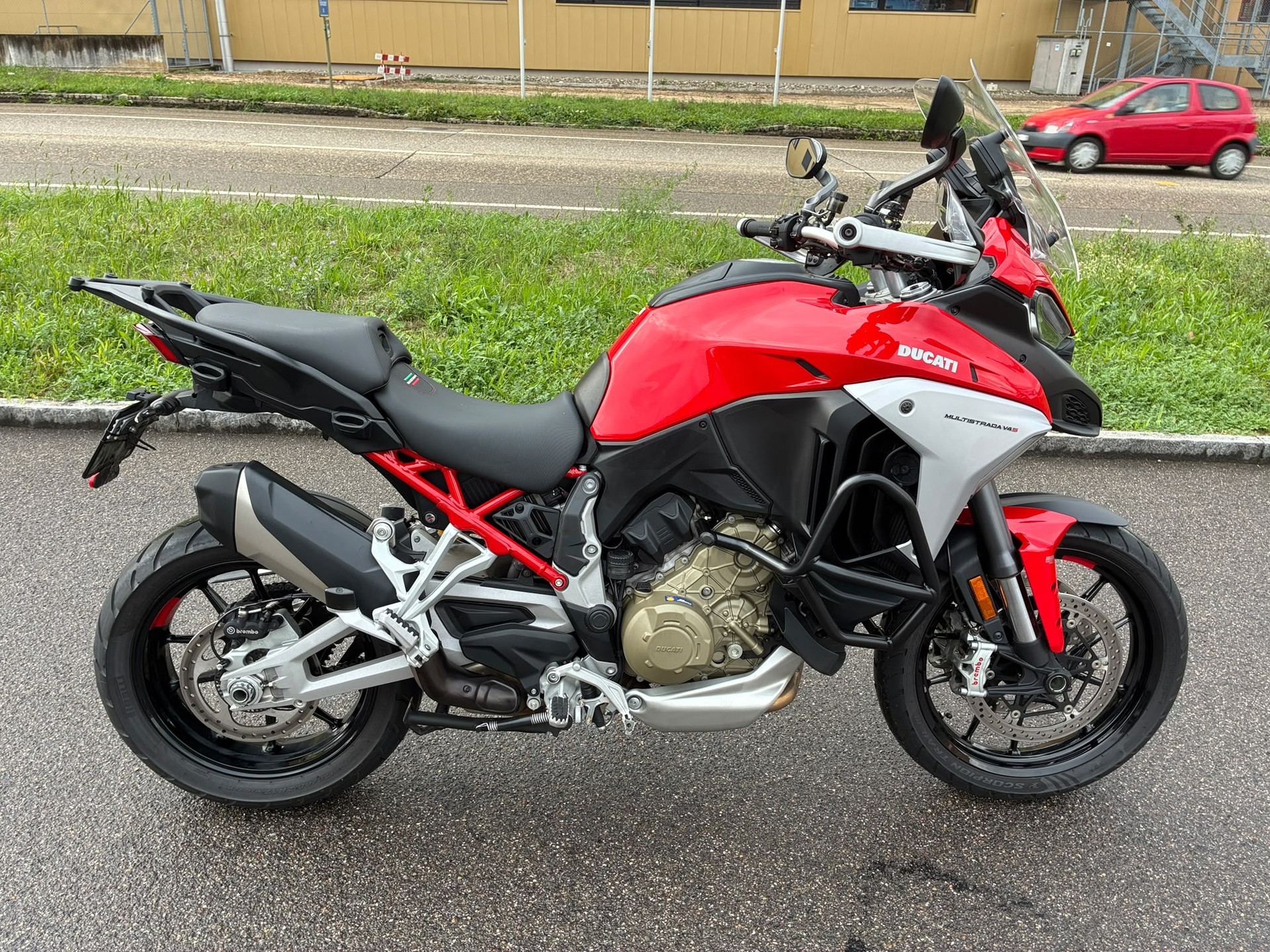 DUCATI Multistrada V4S Travel & Radar-image-3