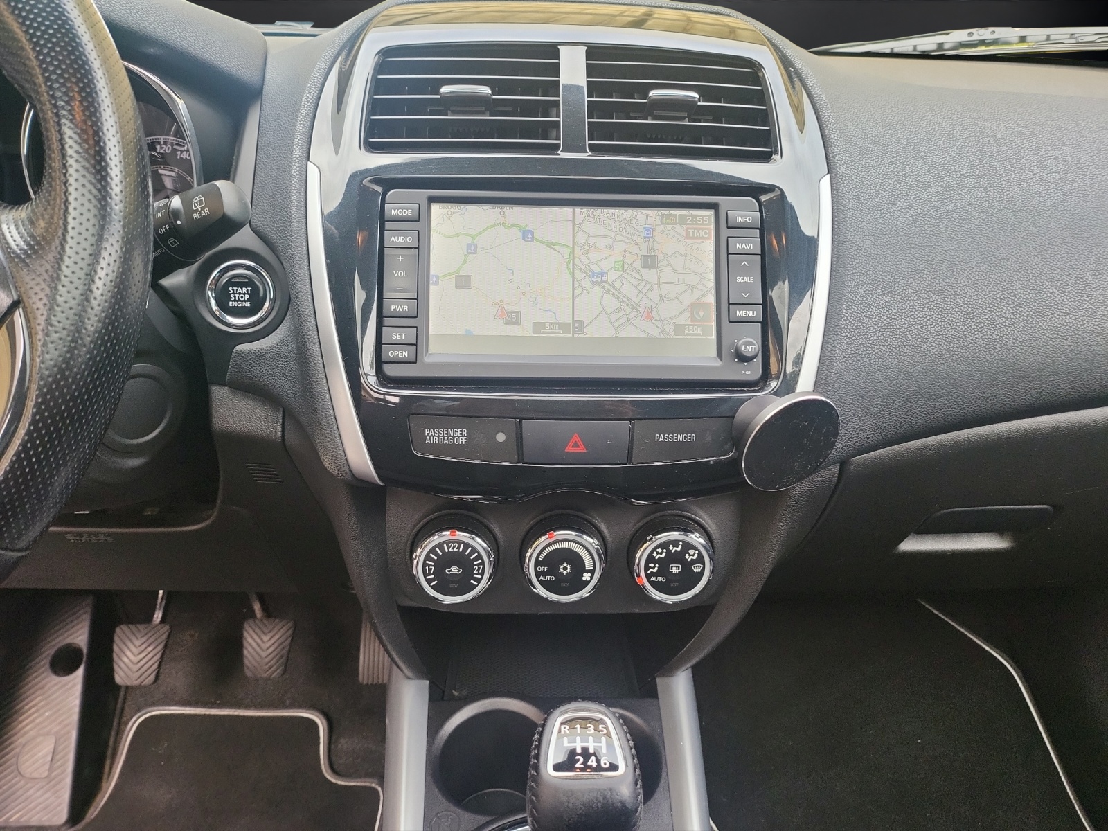 PEUGEOT 4008 1.8 HDi Allure 4WD-image-6