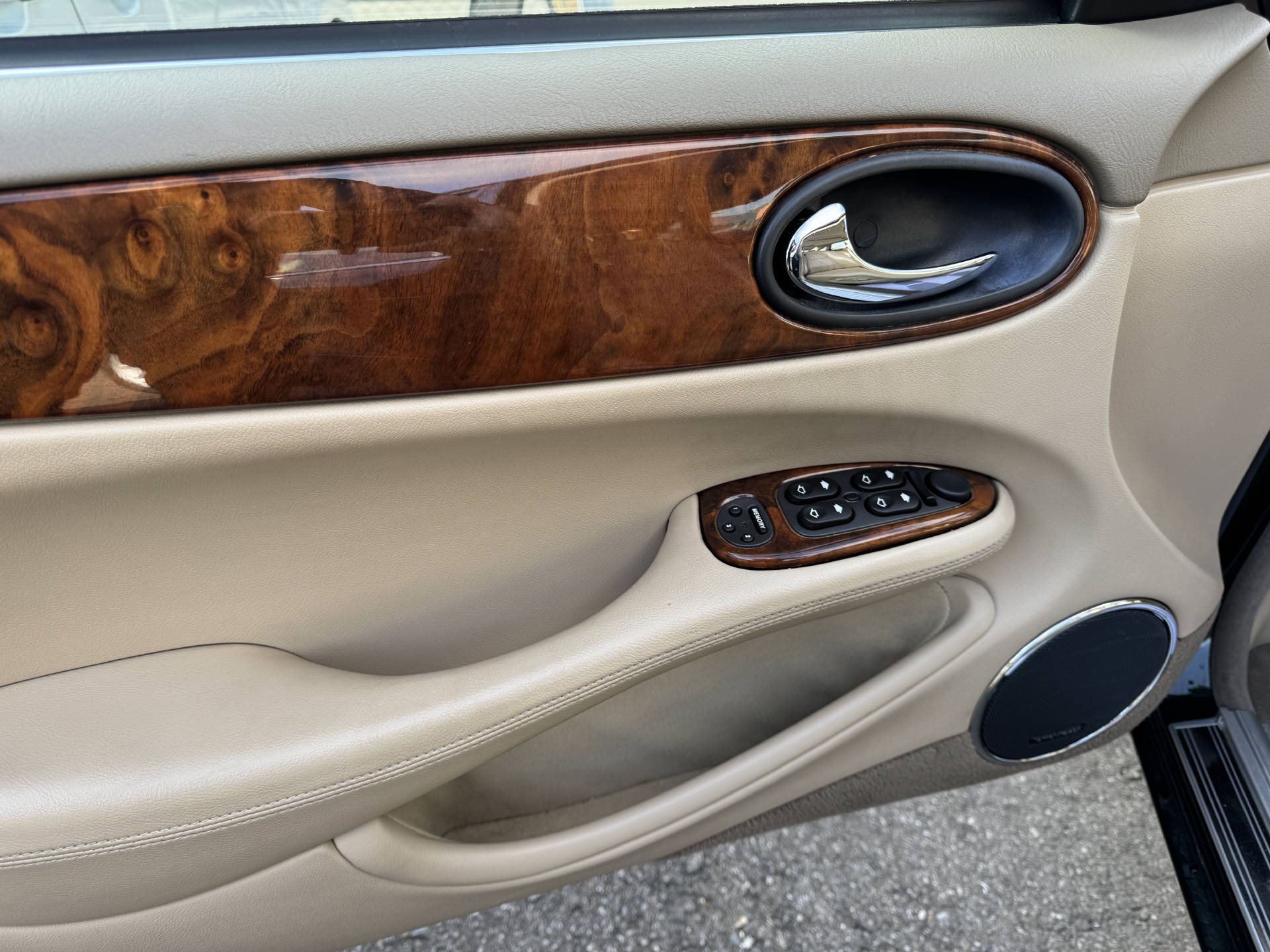 JAGUAR Sovereign 4.0L-image-8