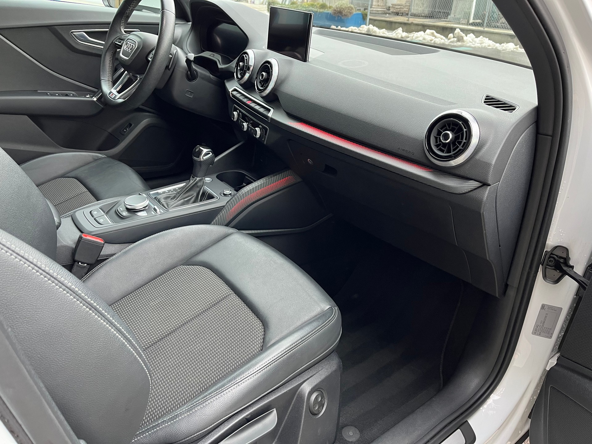 AUDI Q2 35 TFSI S line S-tronic-image-13