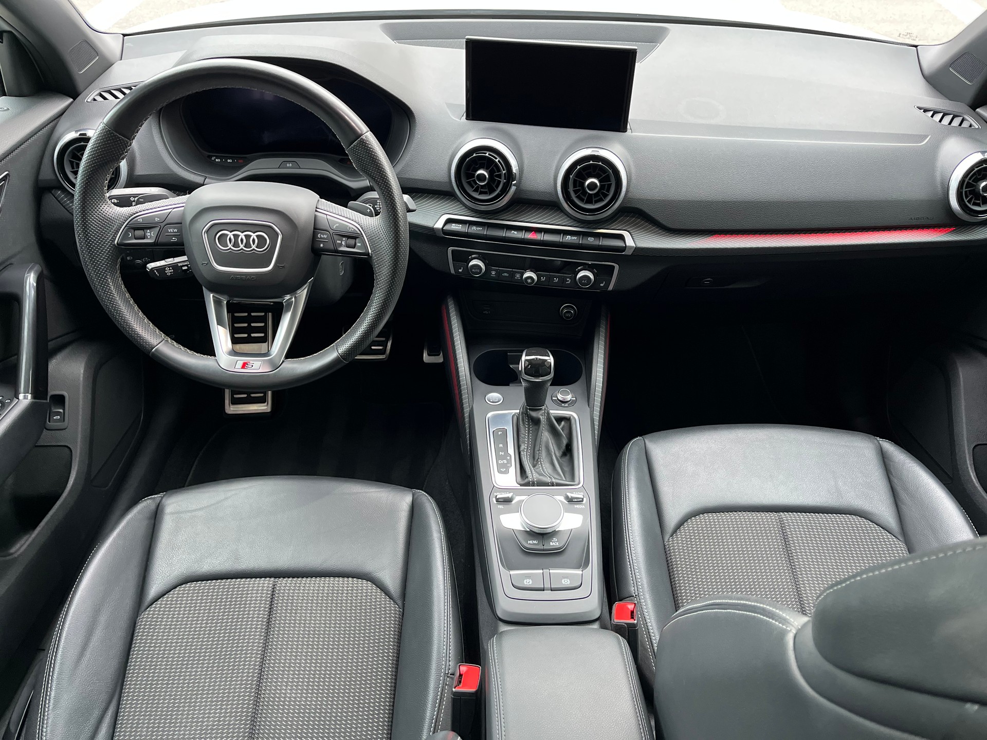 AUDI Q2 35 TFSI S line S-tronic-image-10