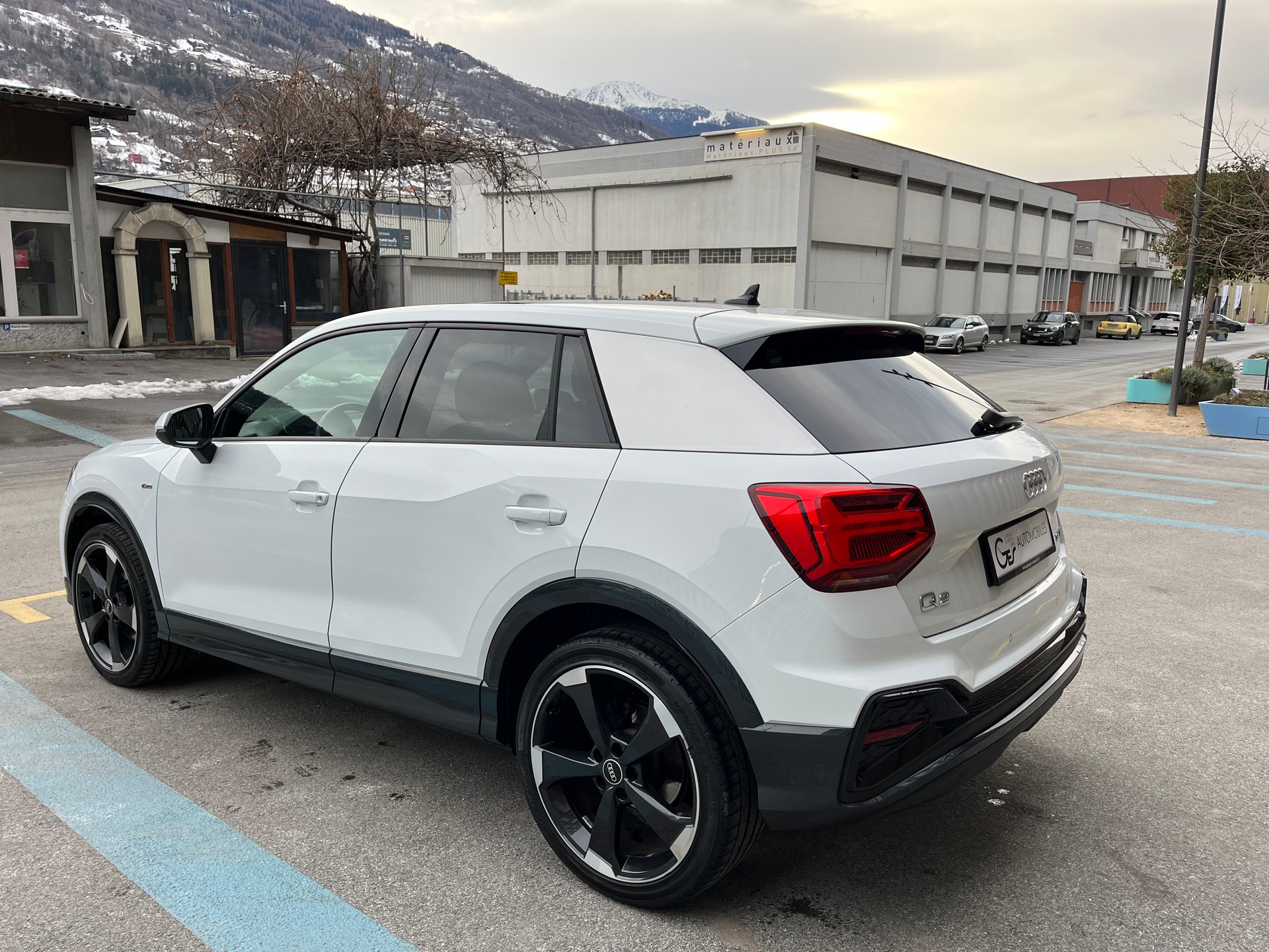 AUDI Q2 35 TFSI S line S-tronic-image-5