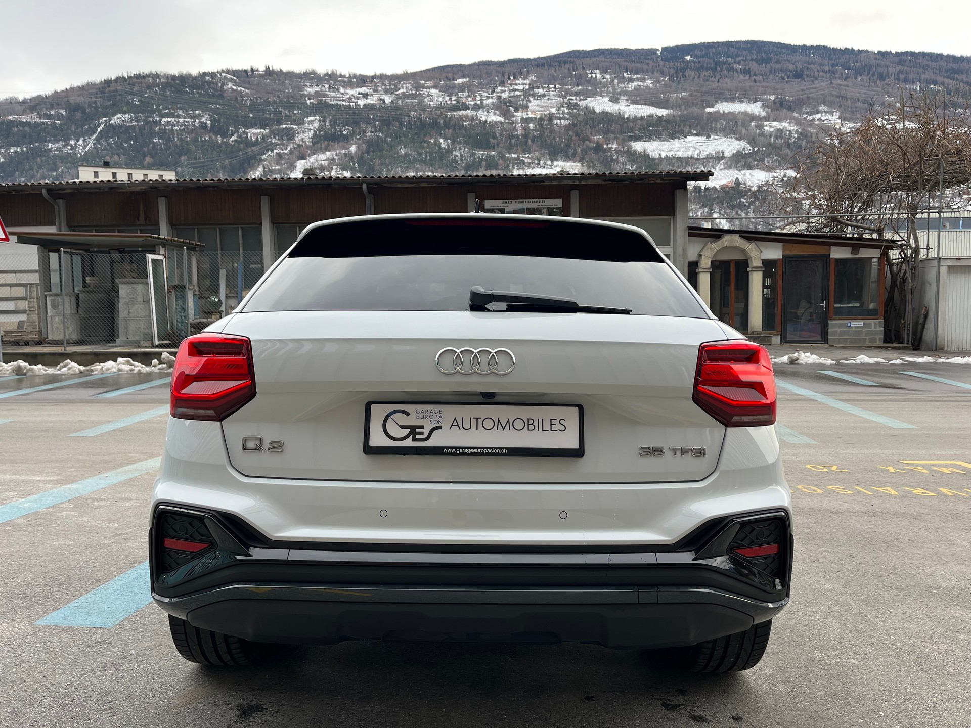 AUDI Q2 35 TFSI S line S-tronic-image-4