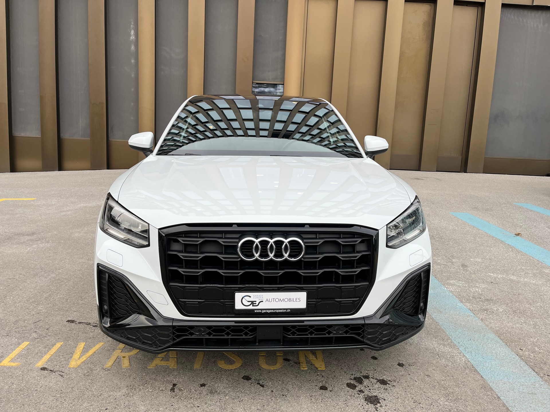 AUDI Q2 35 TFSI S line S-tronic-showroom-element-3