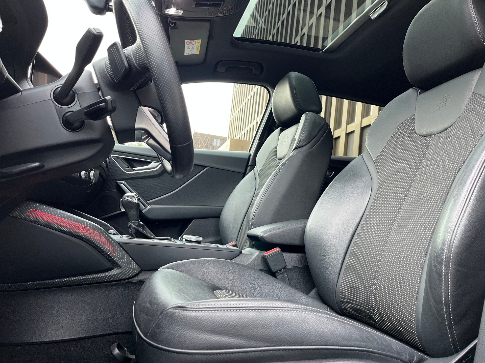 AUDI Q2 35 TFSI S line S-tronic-image-12