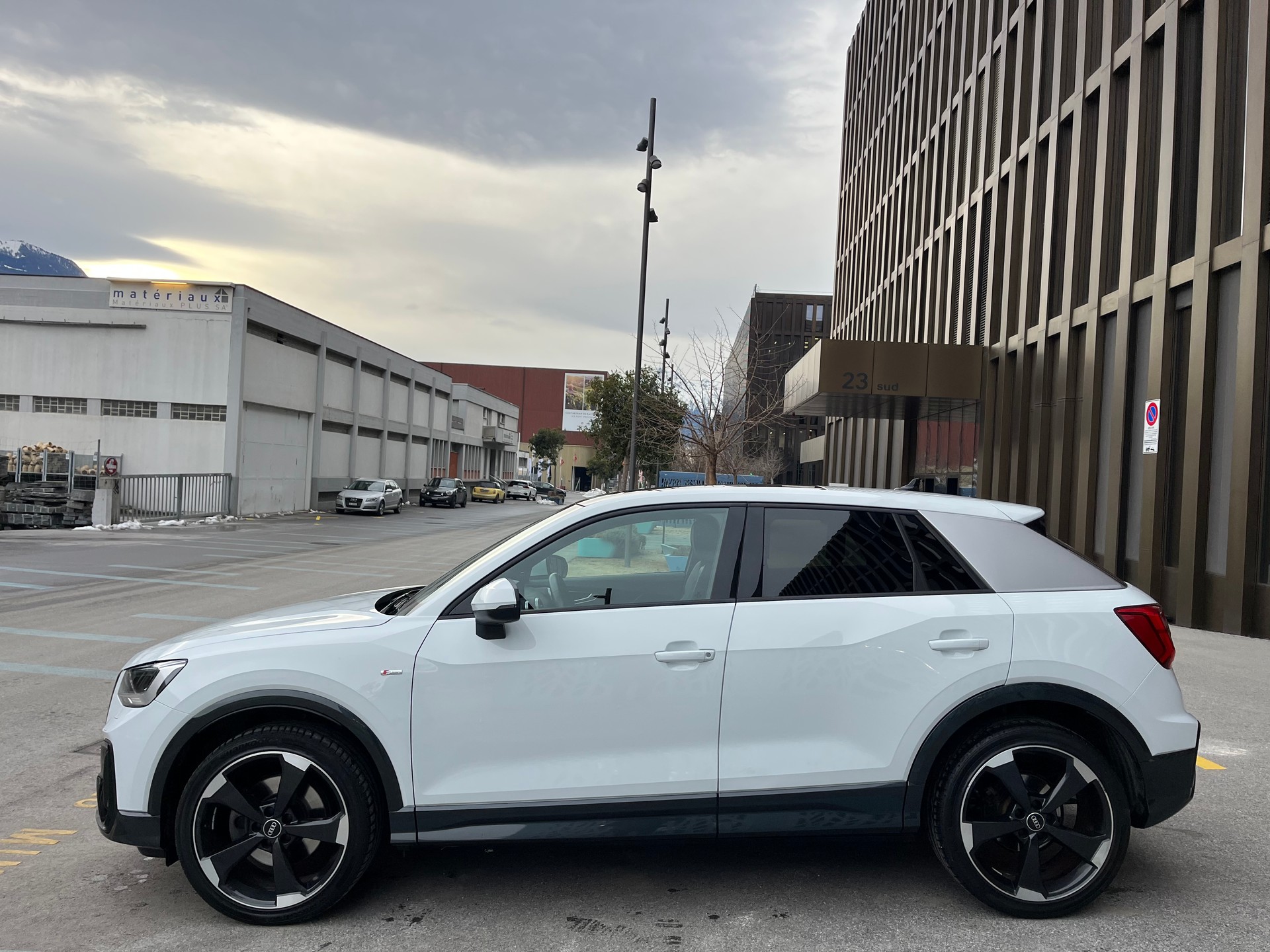 AUDI Q2 35 TFSI S line S-tronic-image-7