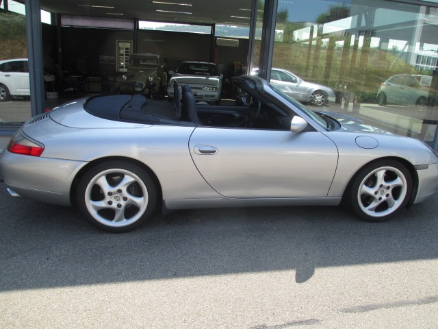 PORSCHE 911 Carrera Cabrio-image-13