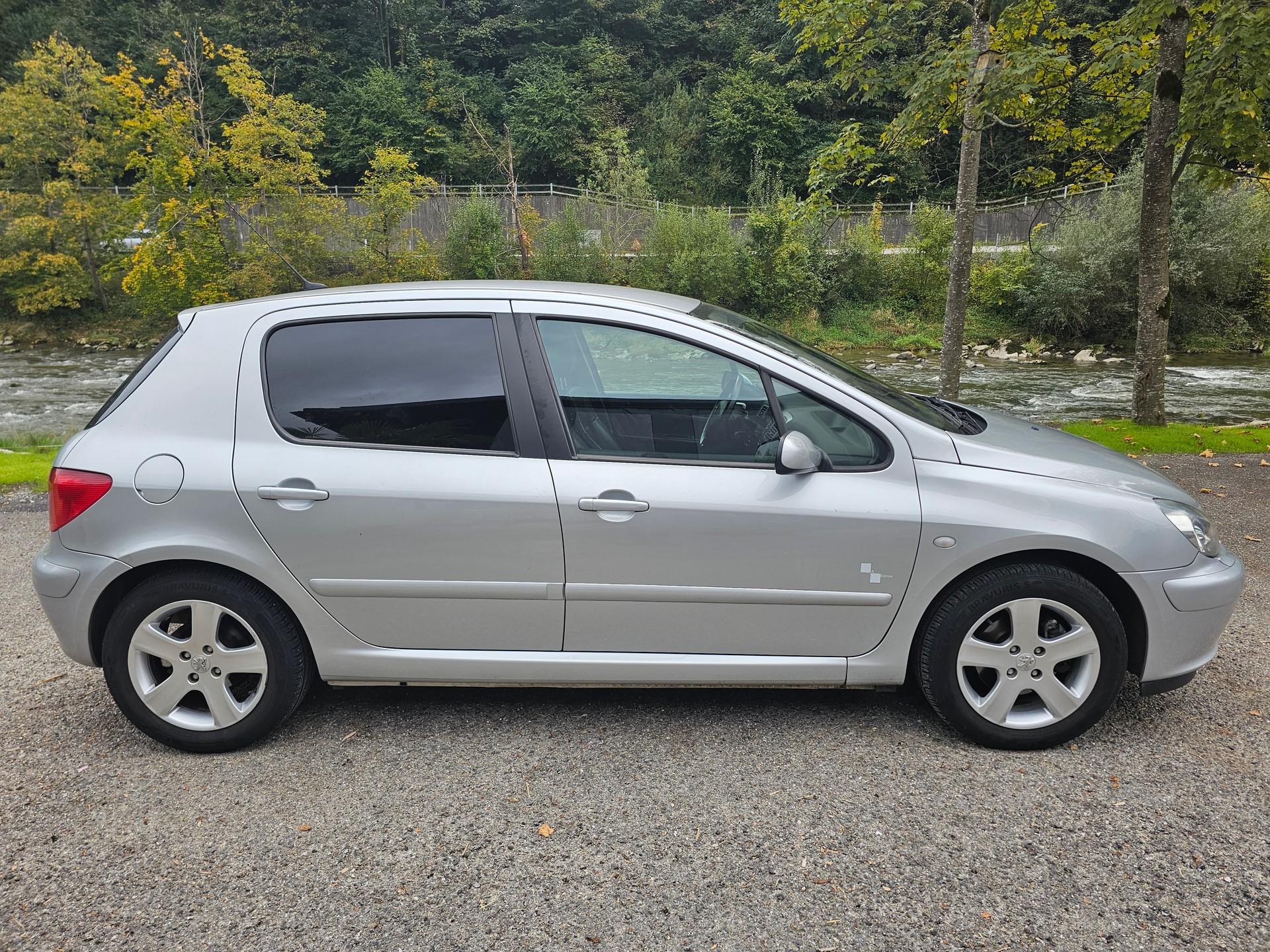 PEUGEOT 307 2.0 16V Black&Silver Edition aus 2ter Hand *** Inkl. frischer MFK *** Kupplung neu ersetzt ***-showroom-element-2