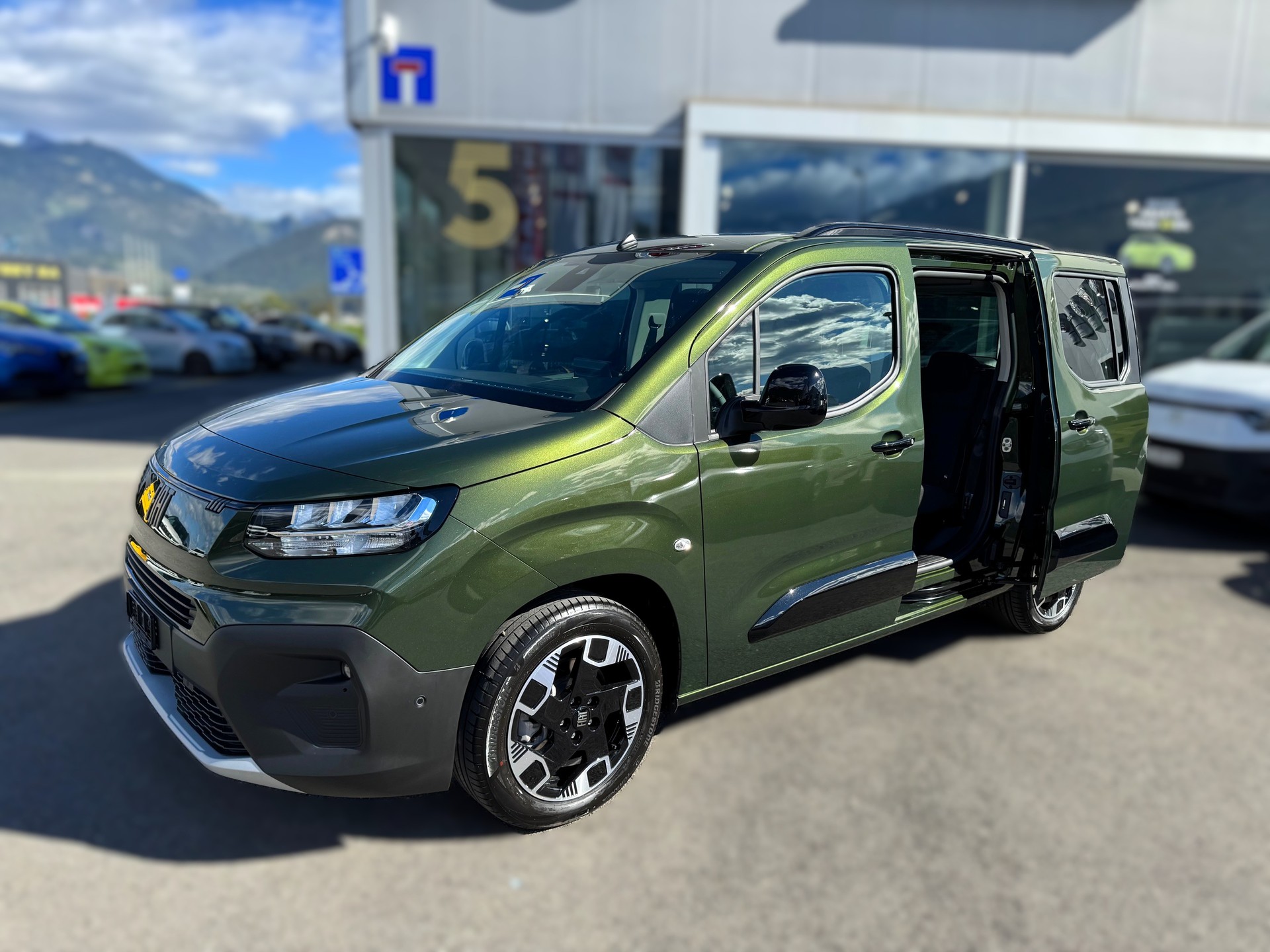 FIAT E-Doblò Elektro 100kW Lounge-showroom-element-3