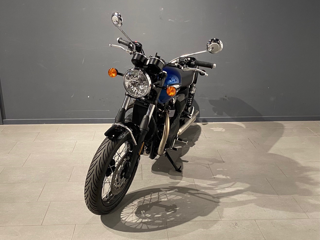 TRIUMPH Bonneville 900 T 100-image-2