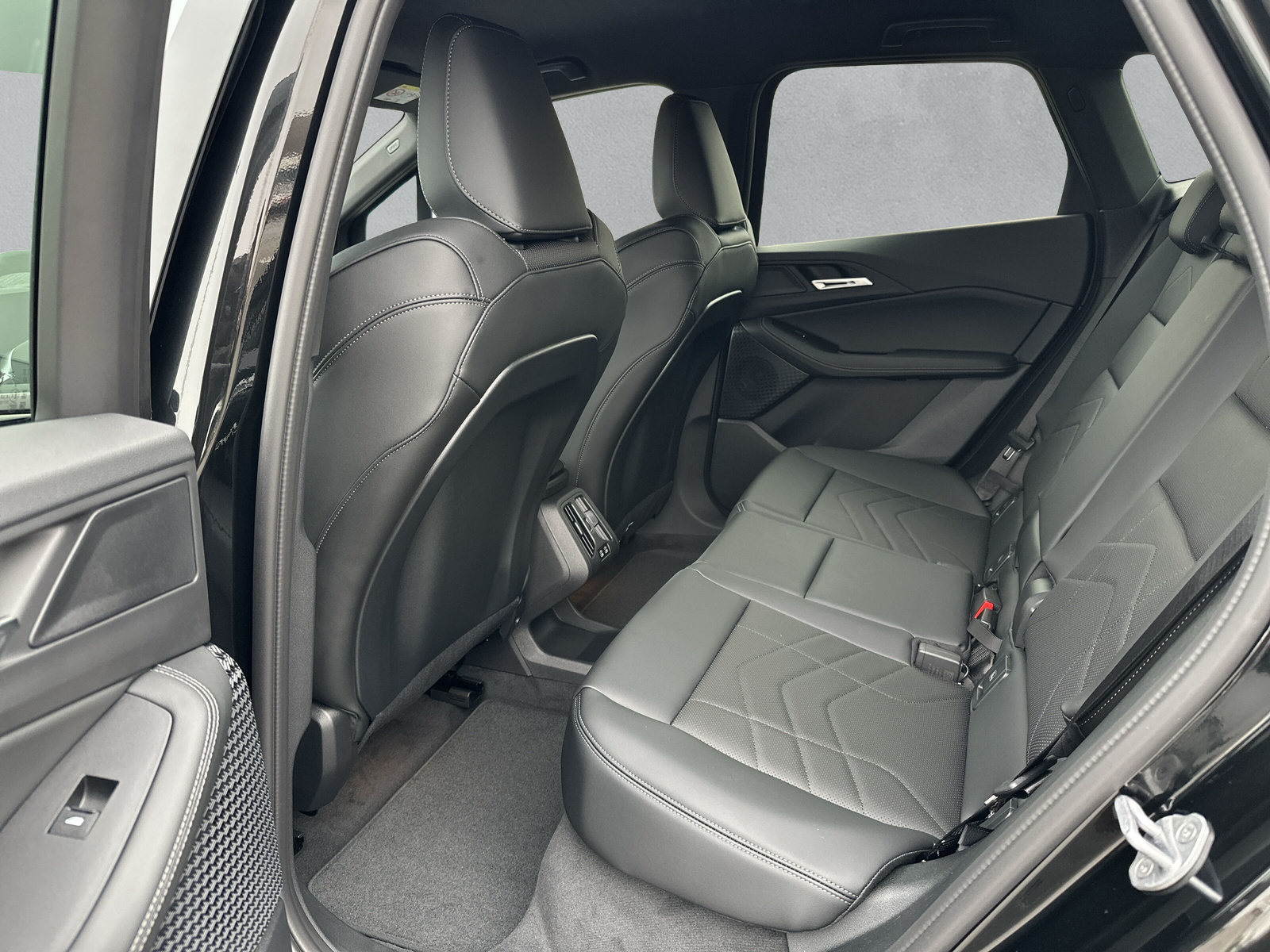 BMW 230e xDrive Active Tourer M Sport**Action de leasing à 0.9%**-image-11