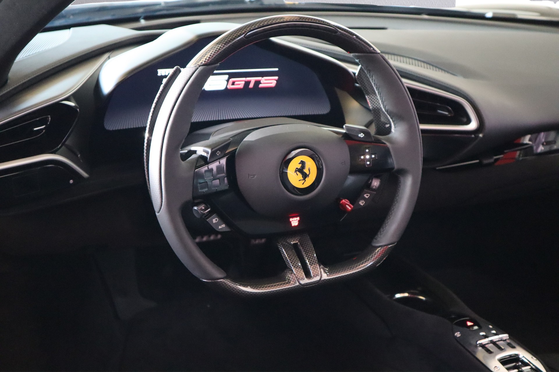 FERRARI 296 GTS-showroom-element-2