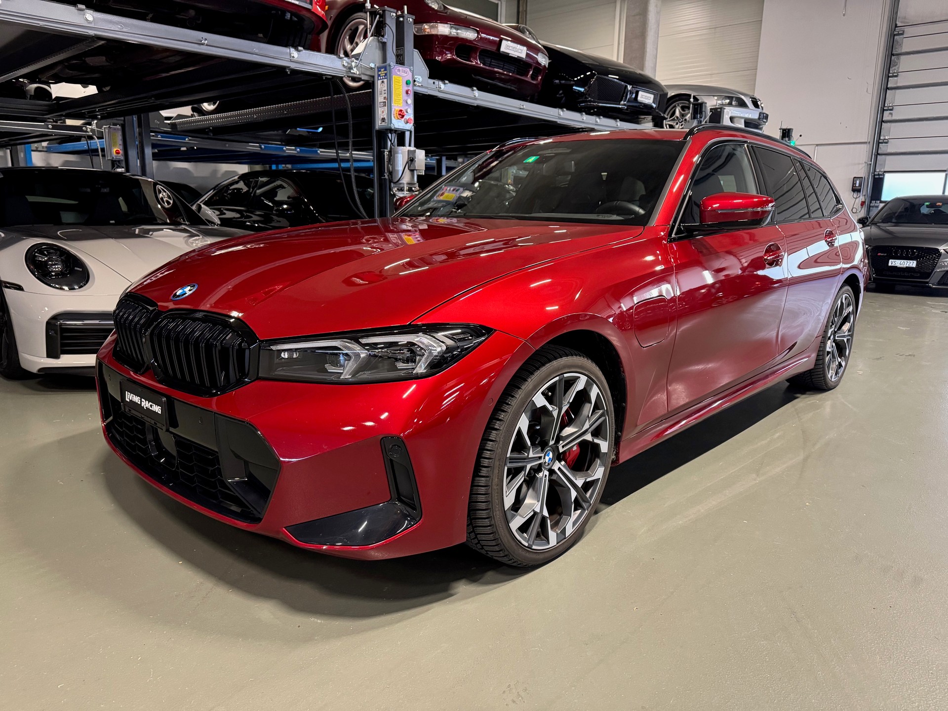 BMW 330e xDriveTouring Steptro*FaceLift2025*-image-1