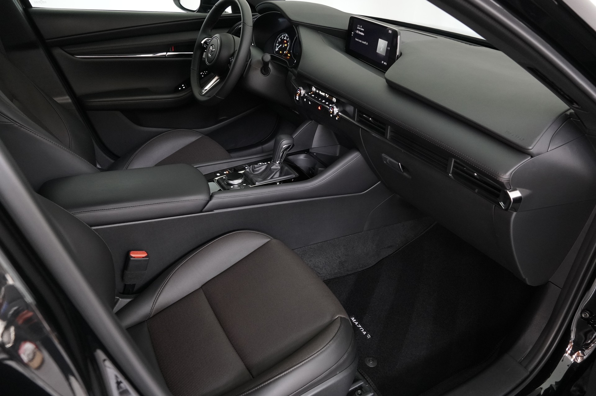 MAZDA 3 Hatchback SKYACTIV-X M Hybrid 186 Takumi Automat-image-10