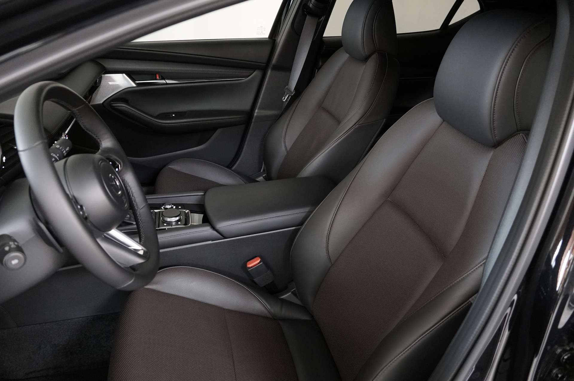 MAZDA 3 Hatchback SKYACTIV-X M Hybrid 186 Takumi Automat-image-11