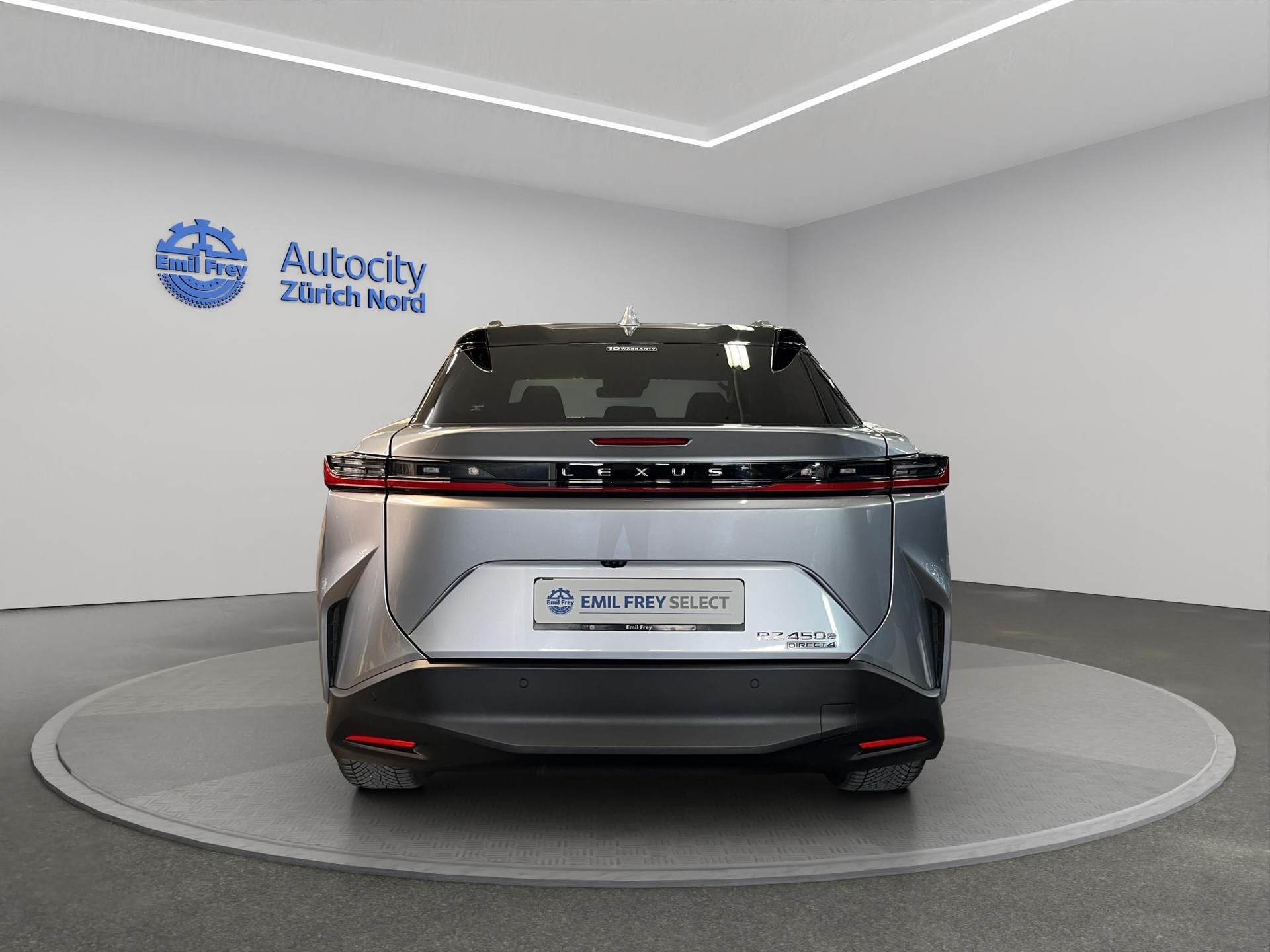LEXUS RZ 450e Comfort-showroom-element-3