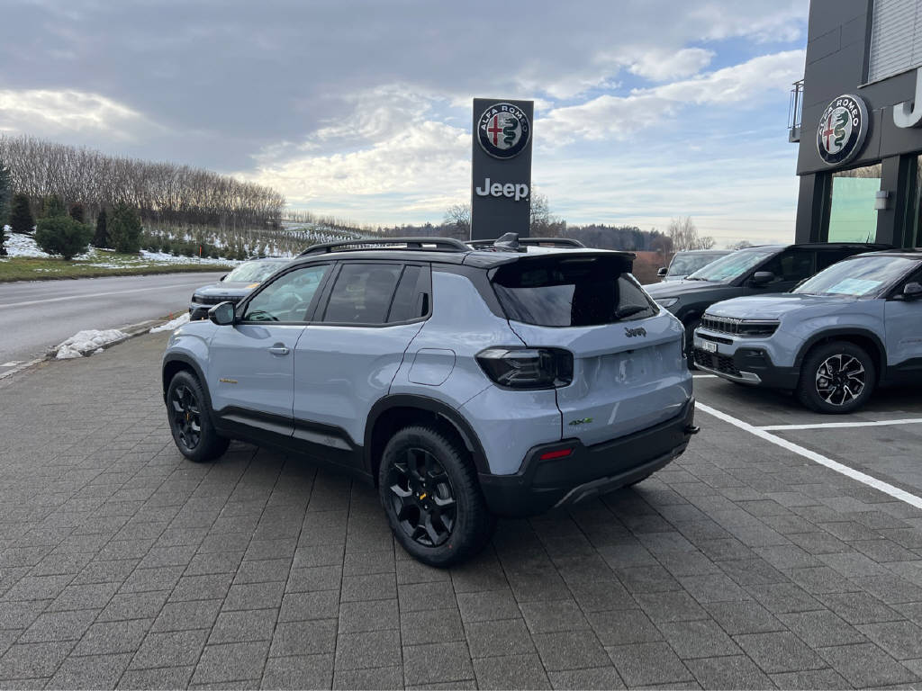 JEEP Avenger 1.2 MHEV The North Face 4xe-image-4