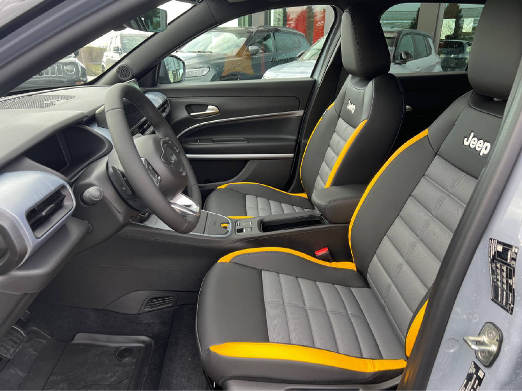 JEEP Avenger 1.2 MHEV The North Face 4xe-image-5