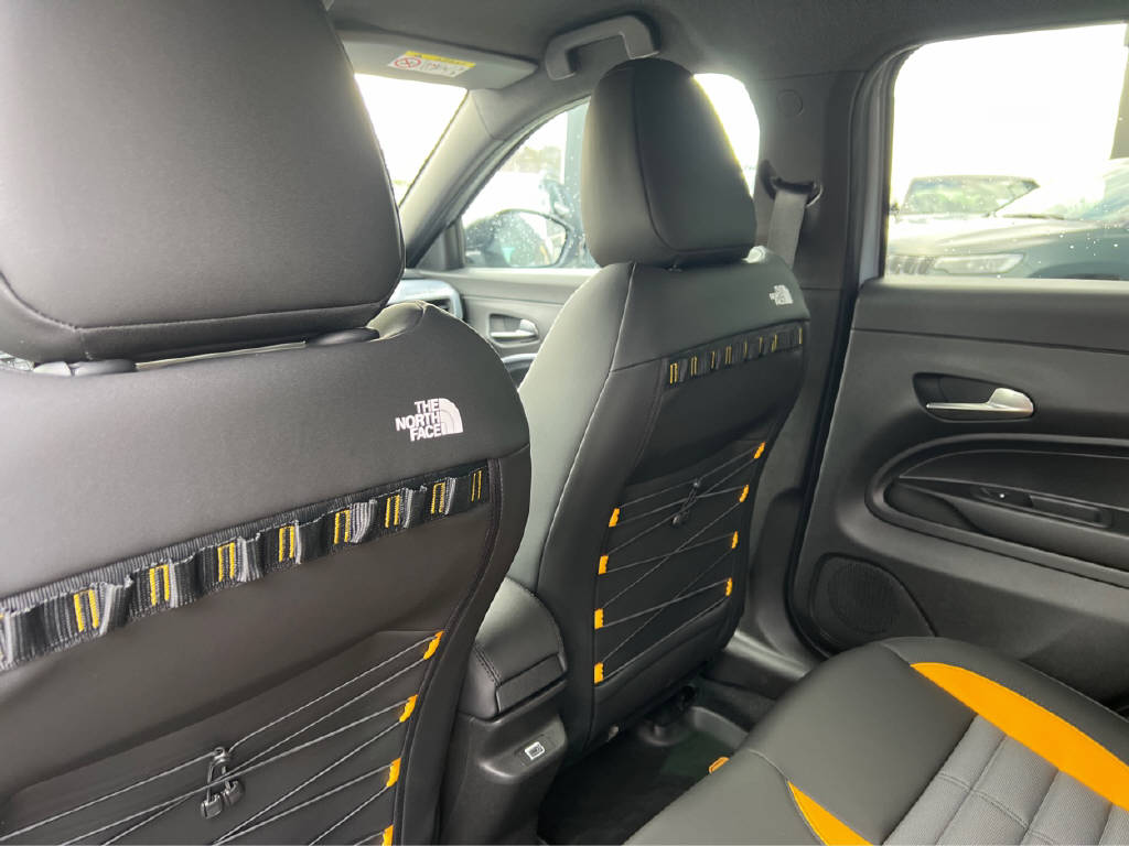JEEP Avenger 1.2 MHEV The North Face 4xe-image-8