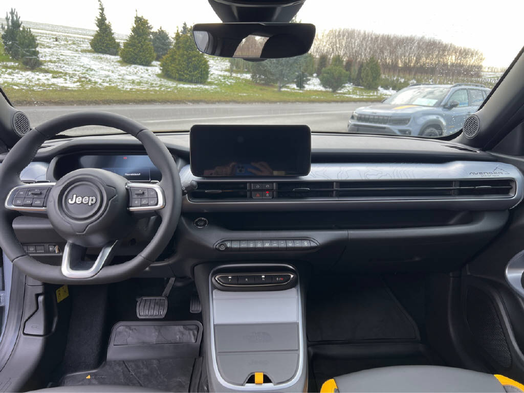 JEEP Avenger 1.2 MHEV The North Face 4xe-image-9