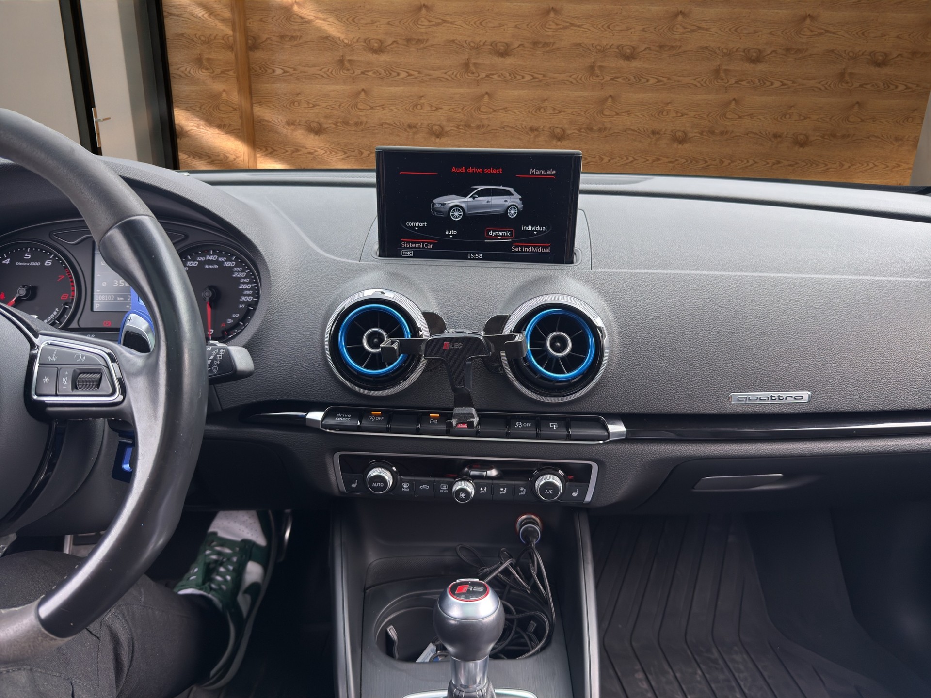 AUDI RS3 2.5 TSI quattro S-tronic-image-11