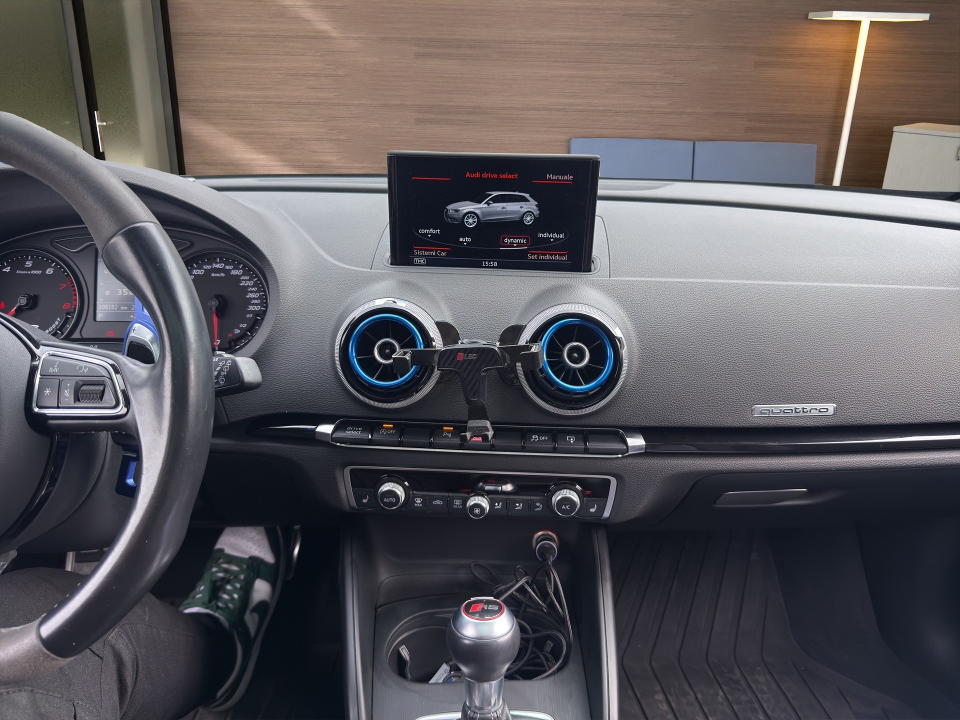 AUDI RS3 2.5 TSI quattro S-tronic-image-11