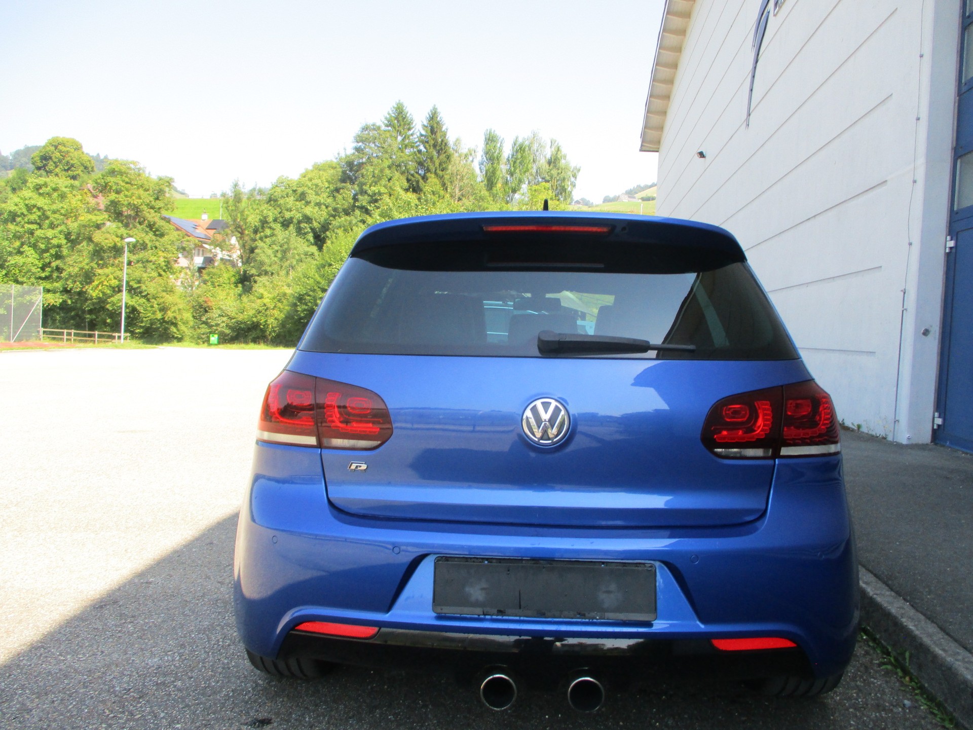 VW Golf 2.0 TSI R 4Motion DSG-image-2