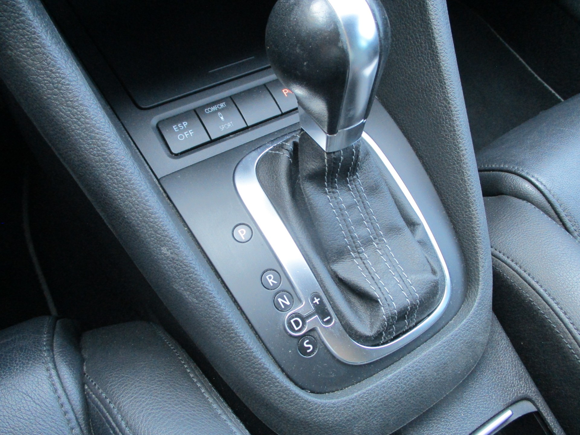 VW Golf 2.0 TSI R 4Motion DSG-image-11