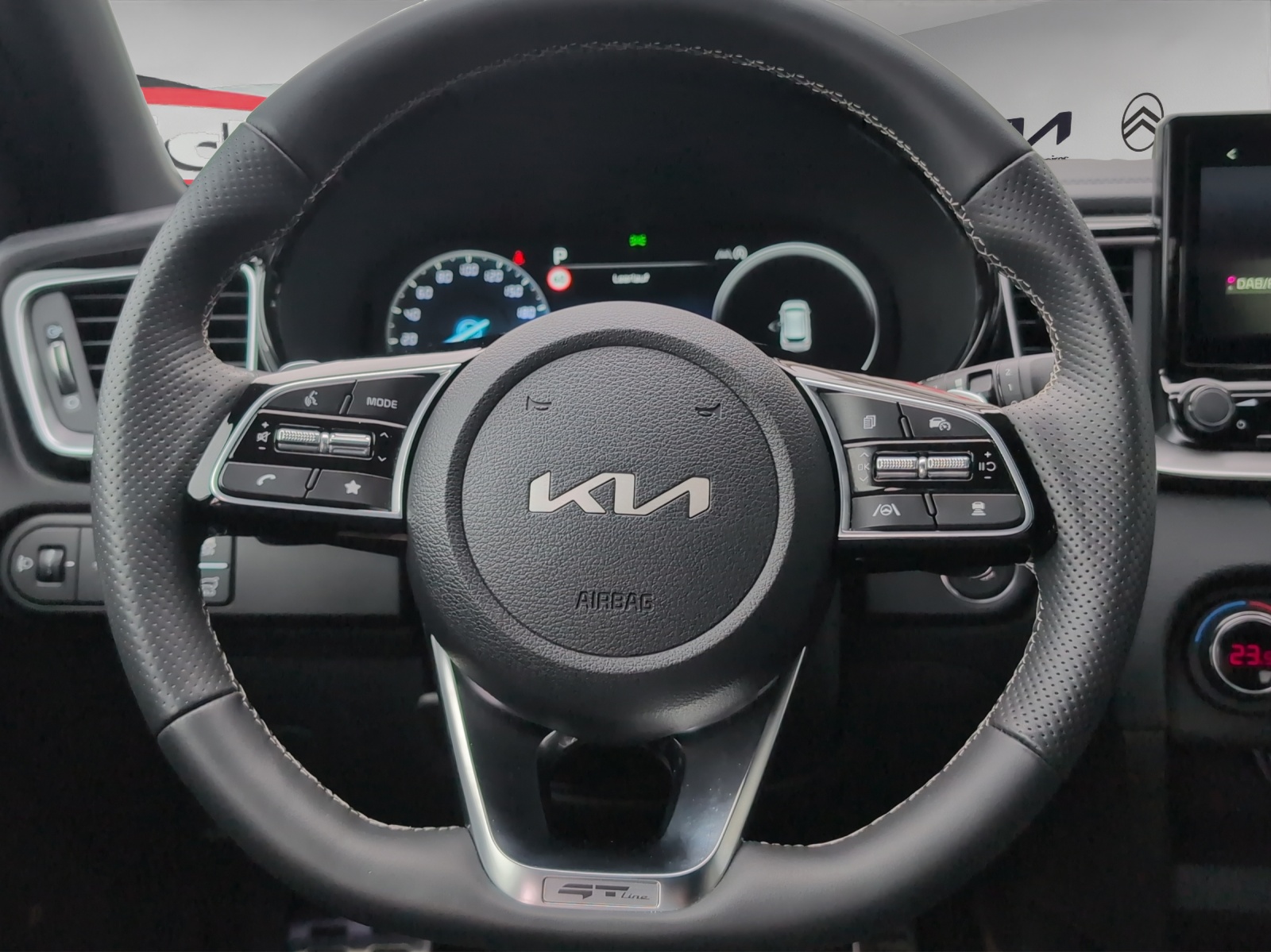 KIA Ceed Sportswagon 1.5 T-GDi MHEV GT-Line DCT / CH Herstellergarantie bis 6.2032 / Leasing Aktion 0.99% 36 Mte.-image-11