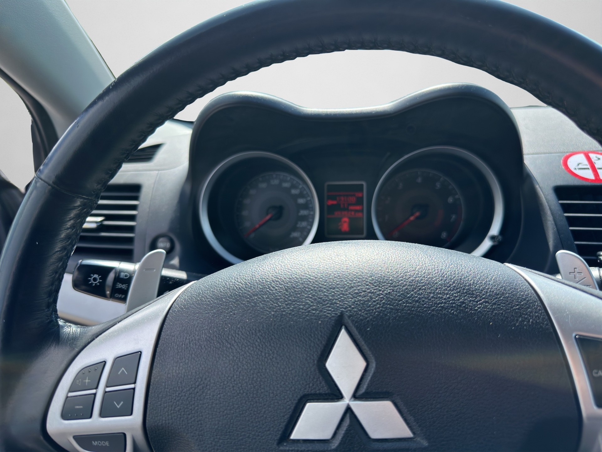 MITSUBISHI Lancer Sportback 1.8 Invite CVT-image-10